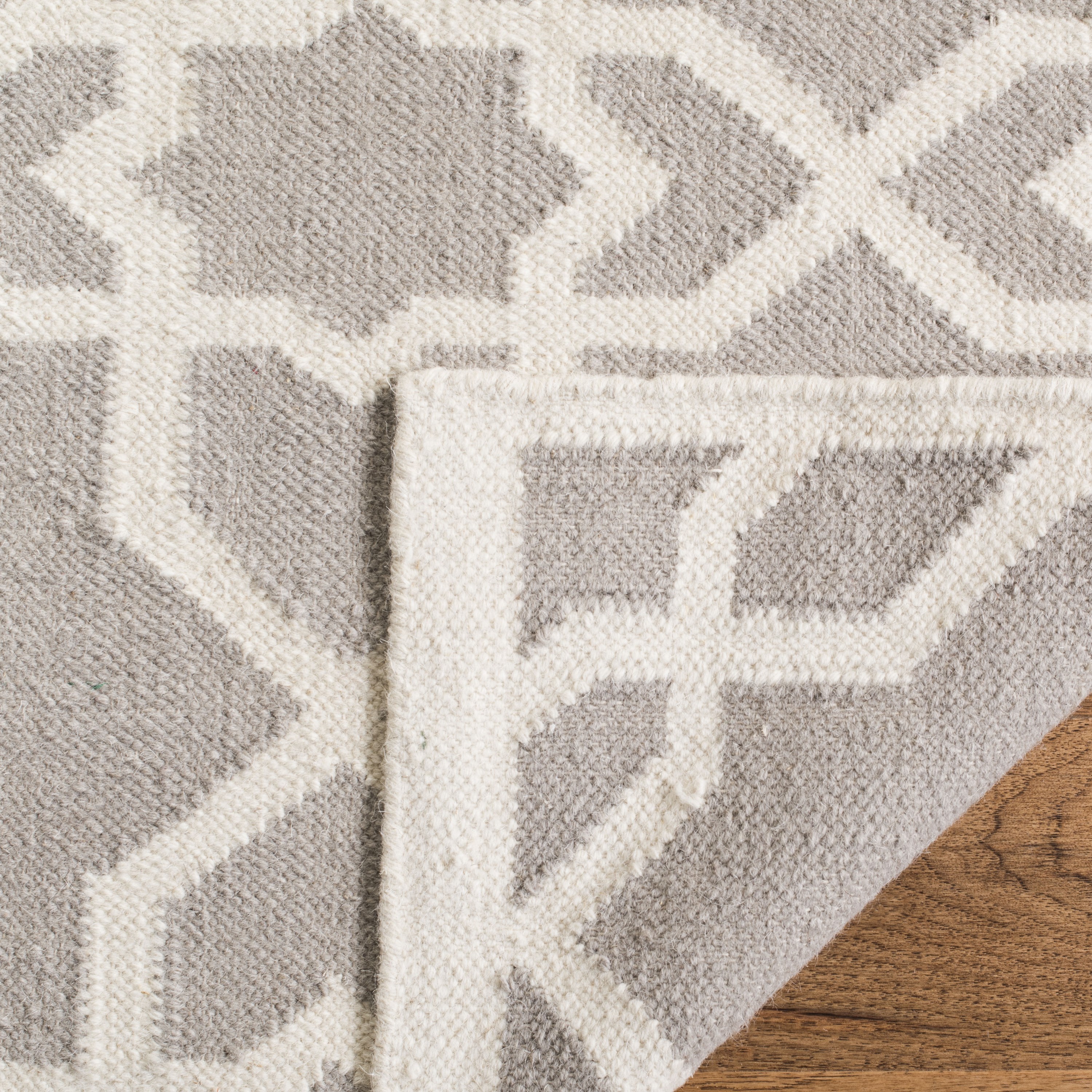 Safavieh DHU548G-4 rugs - View #7