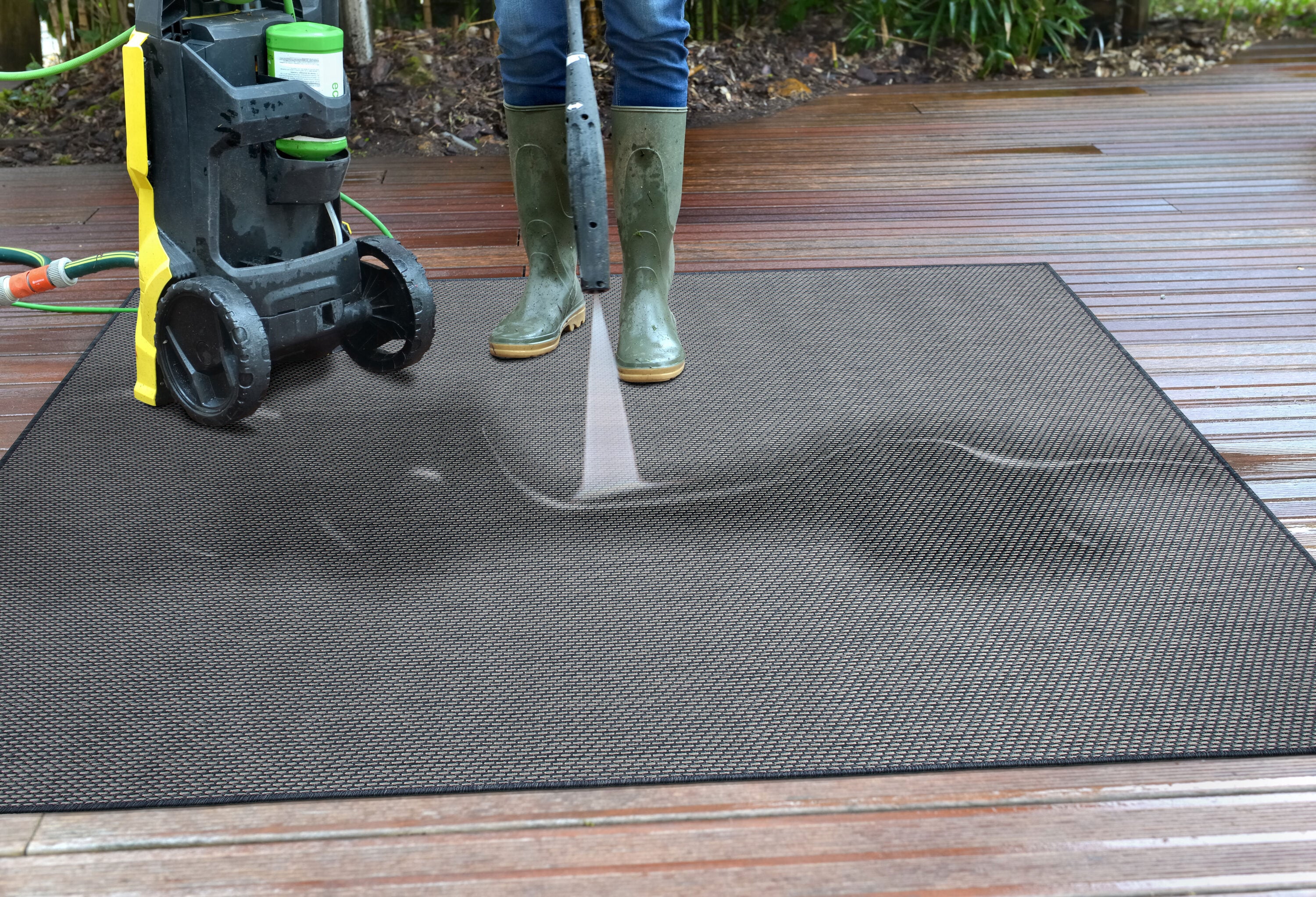 Reversible Easy-Care Blue Synthetic 5' x 7' Area Rug