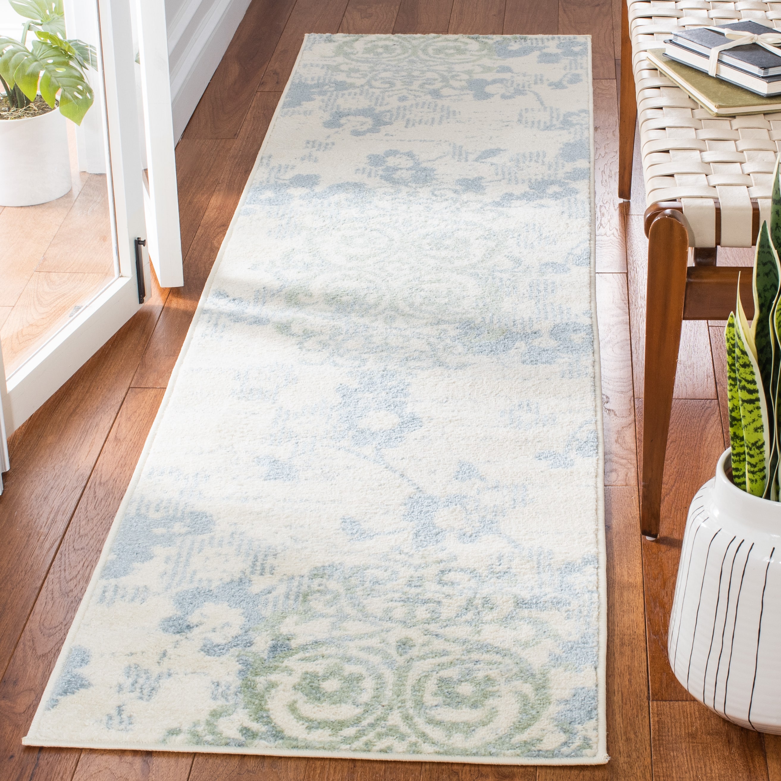Adirondack 114M Ivory Blue 2ft-2in x 9ft Runner Rug