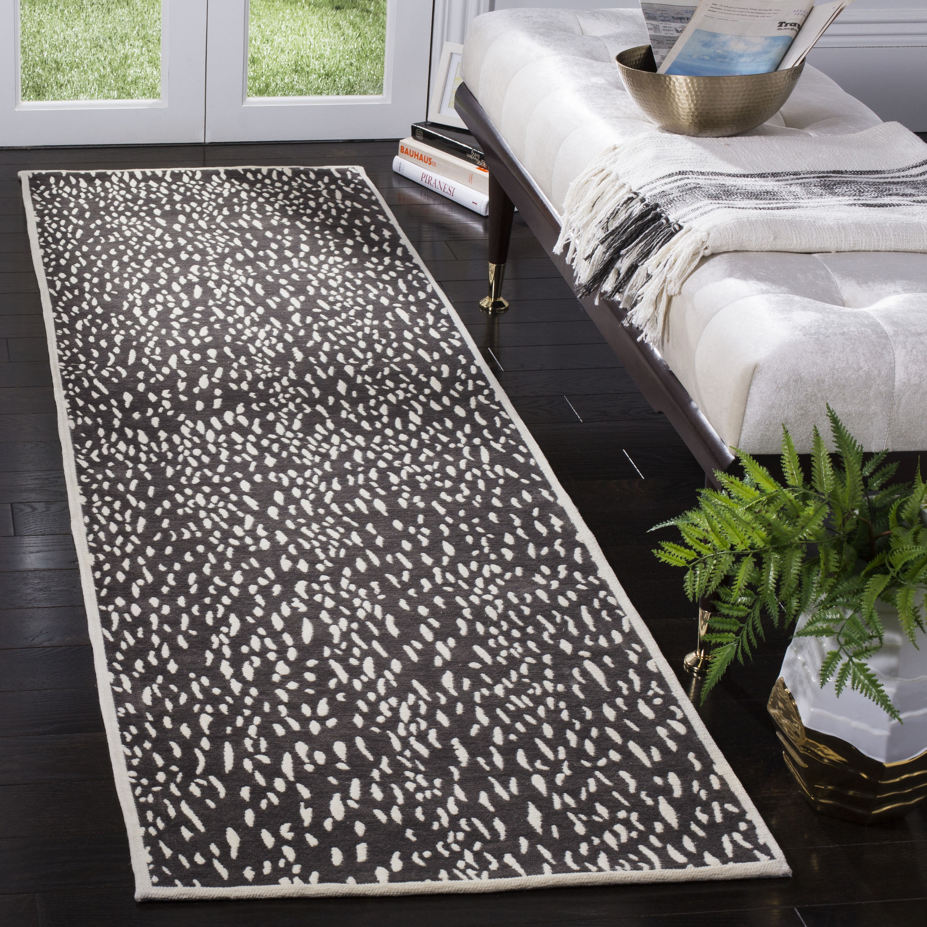 Safavieh MRB657A-26 Marbella Sunetra 2 x 6 (ft) Loomed Polyester Dark Gray/Ivory Rectangular Indoor Abstract Runner rug