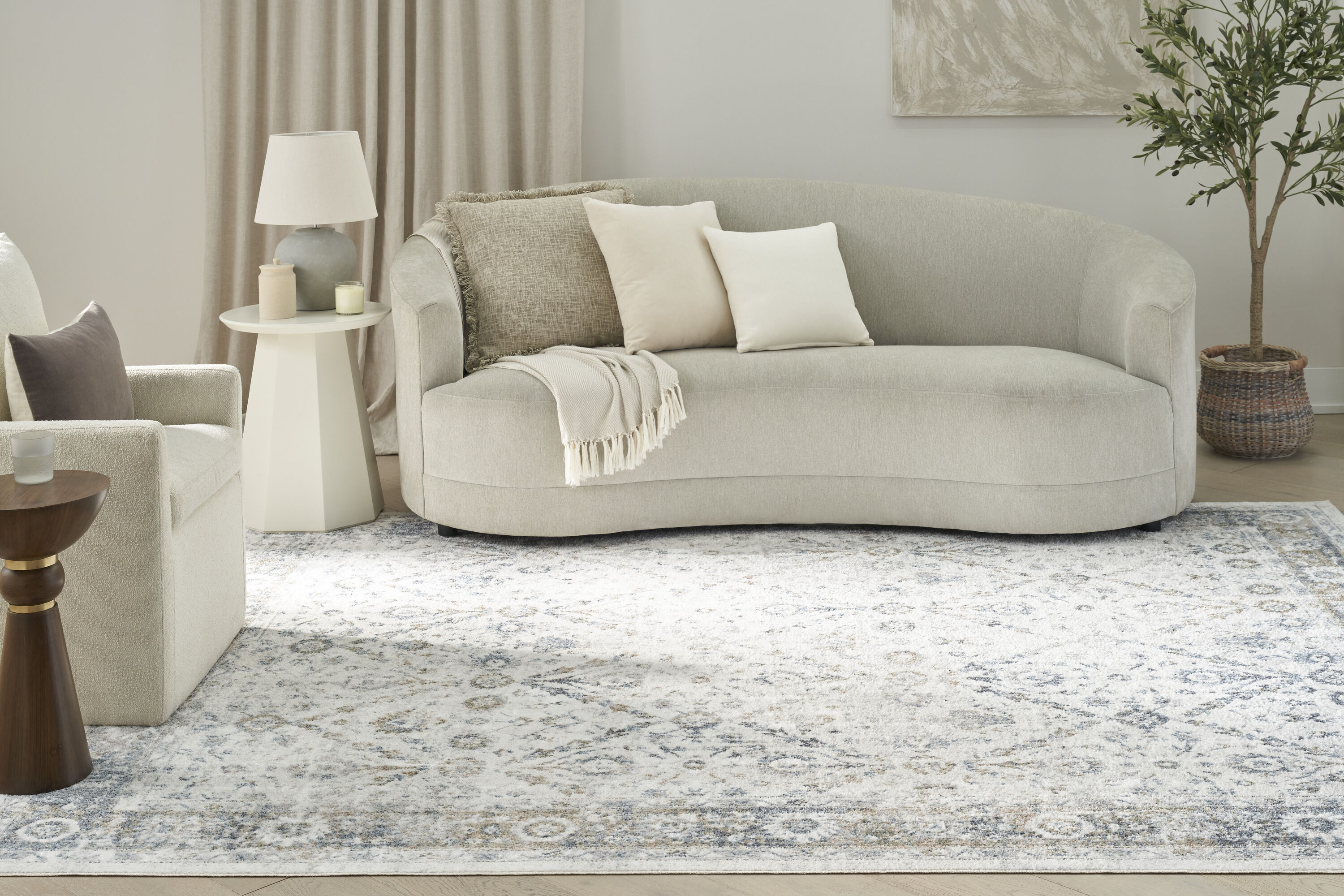 Ivory Blue Floral Synthetic 8' x 10' Washable Rug