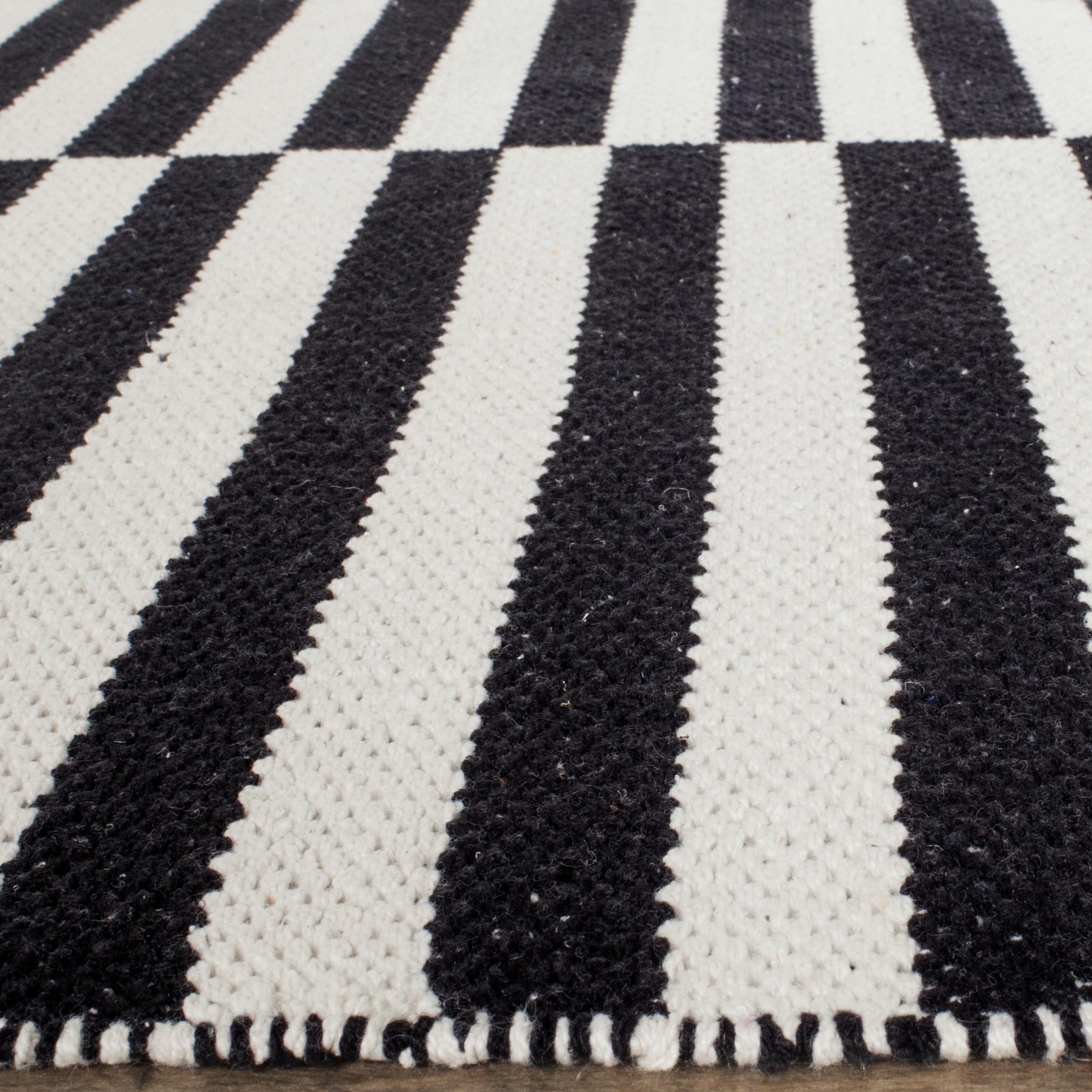 Safavieh MTK715D-57 rugs - View #3