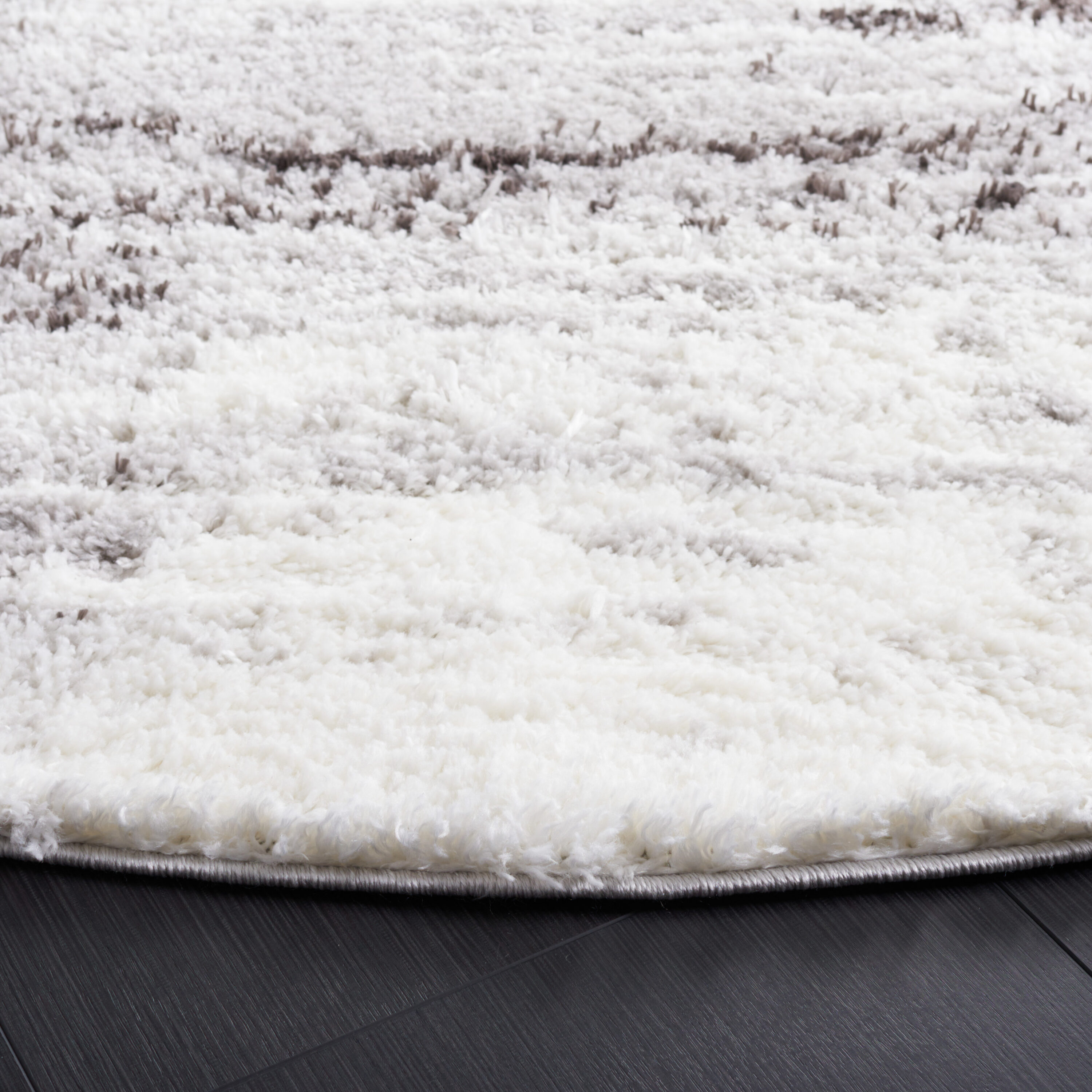 Safavieh BER541F-7R rugs - View #3