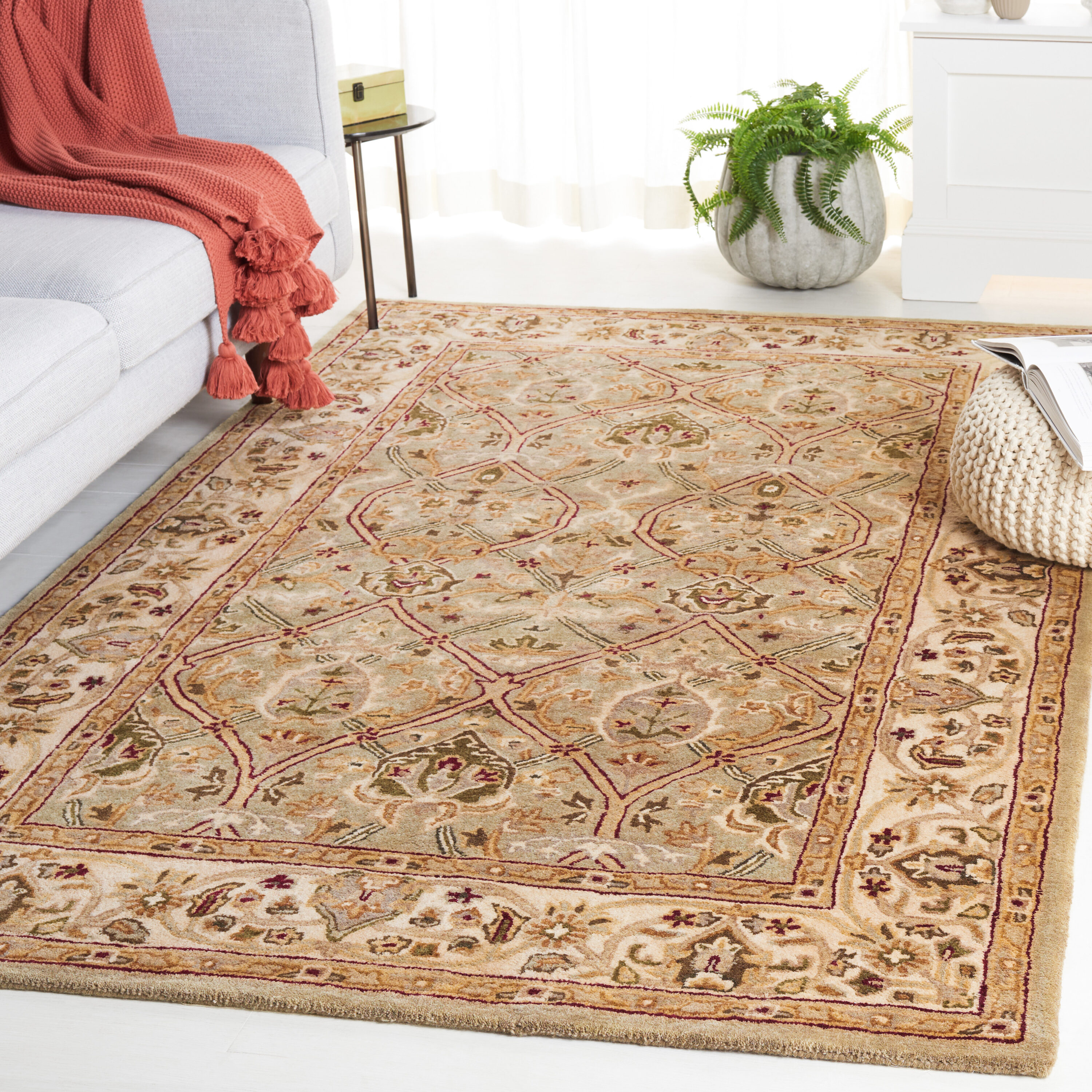  Pl819 Light Green/Beige Traditional 4ft x 6ft Small Rectangle Rug