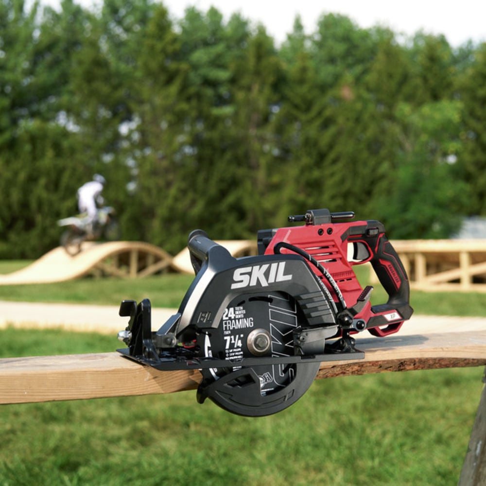 SKIL 2x20V PWR CORE 20 XP Brushless 7-1 4” Rear Handle Circular Saw Kit Includes Two 5.0Ah Batteries and Dual Port Auto PWR JUMP Charger-CR5429B-20, - 2