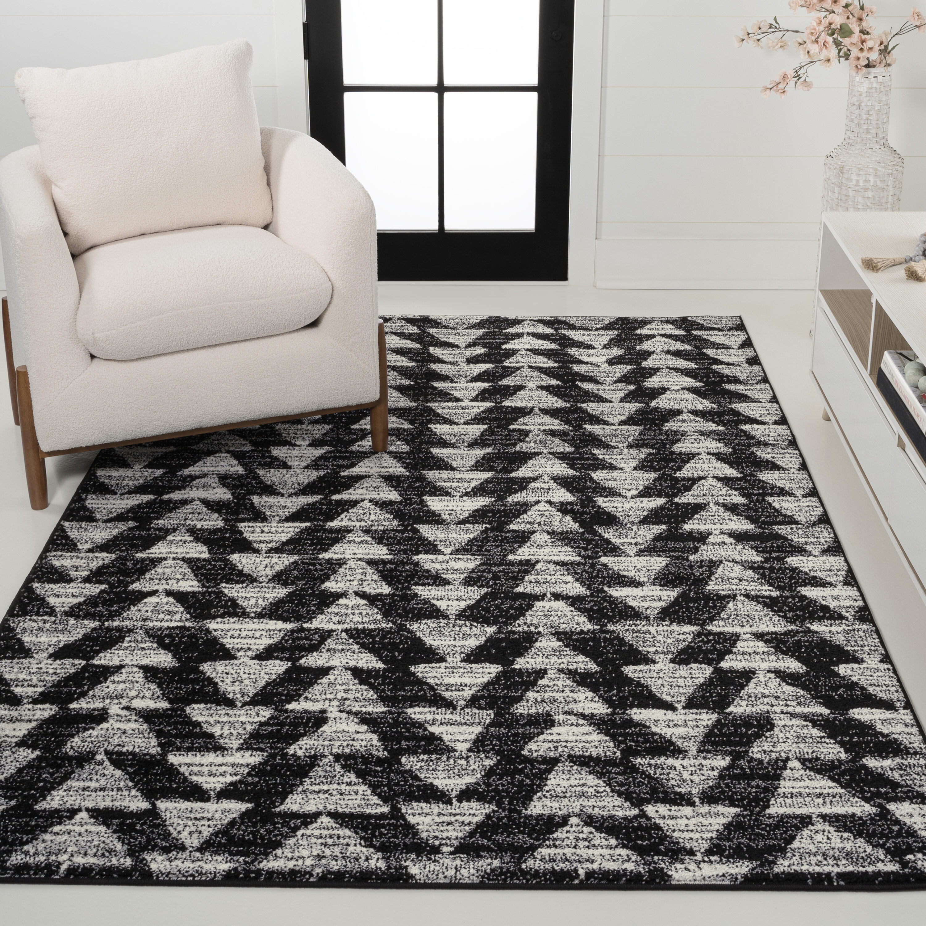 JONATHAN  Y MOH206C-8 Moroccan HYPE Aisha Triangle 8 x 10 (ft) Loomed Polypropylene Black/Cream Rectangular Indoor Geometric Mid-Century Modern Area rug