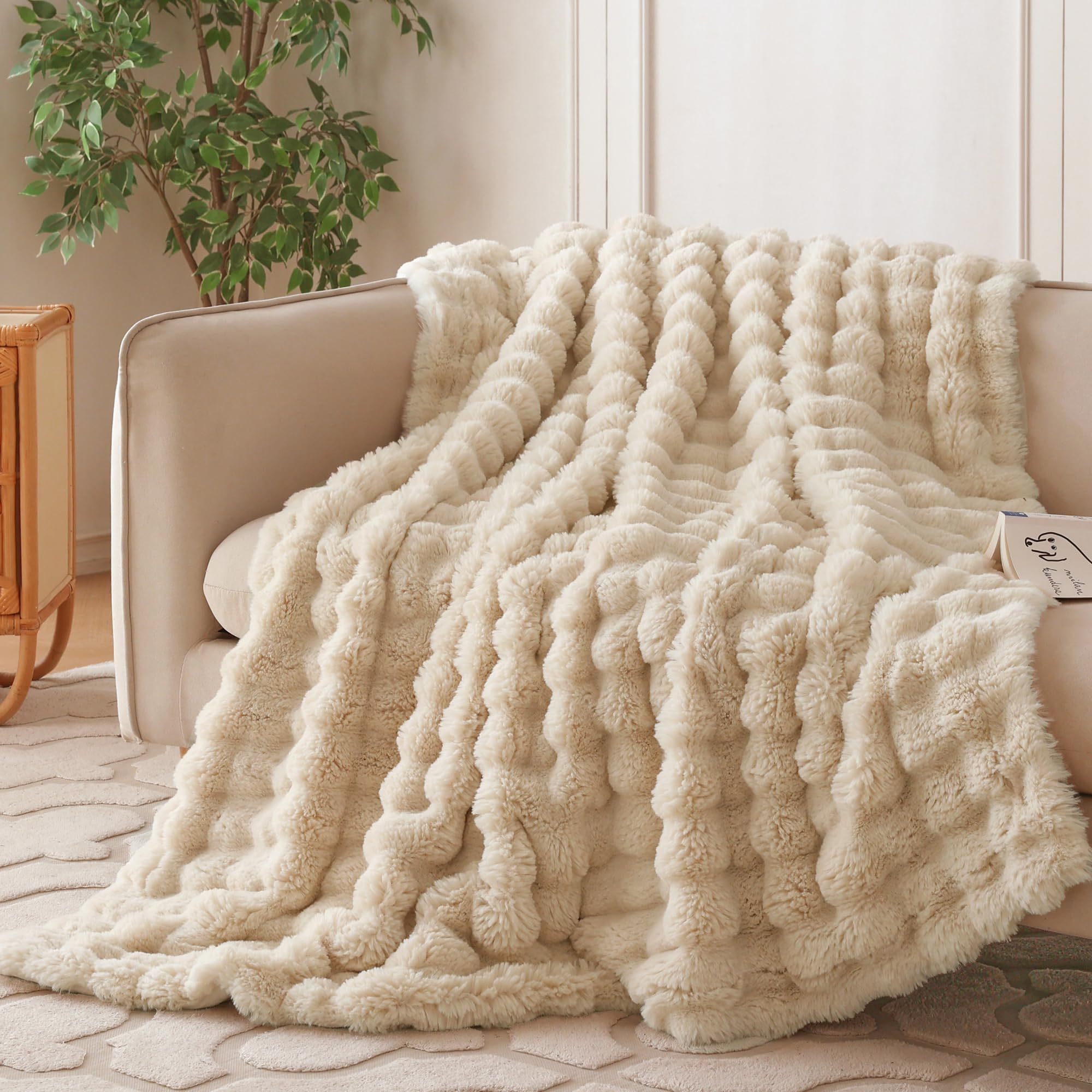 PIGFDK Light Taupe 50x60in Faux Throw Blanket Cozy Soft Fuzzy Plush Bubble Pattern 700GSM Microfiber Machine Washable