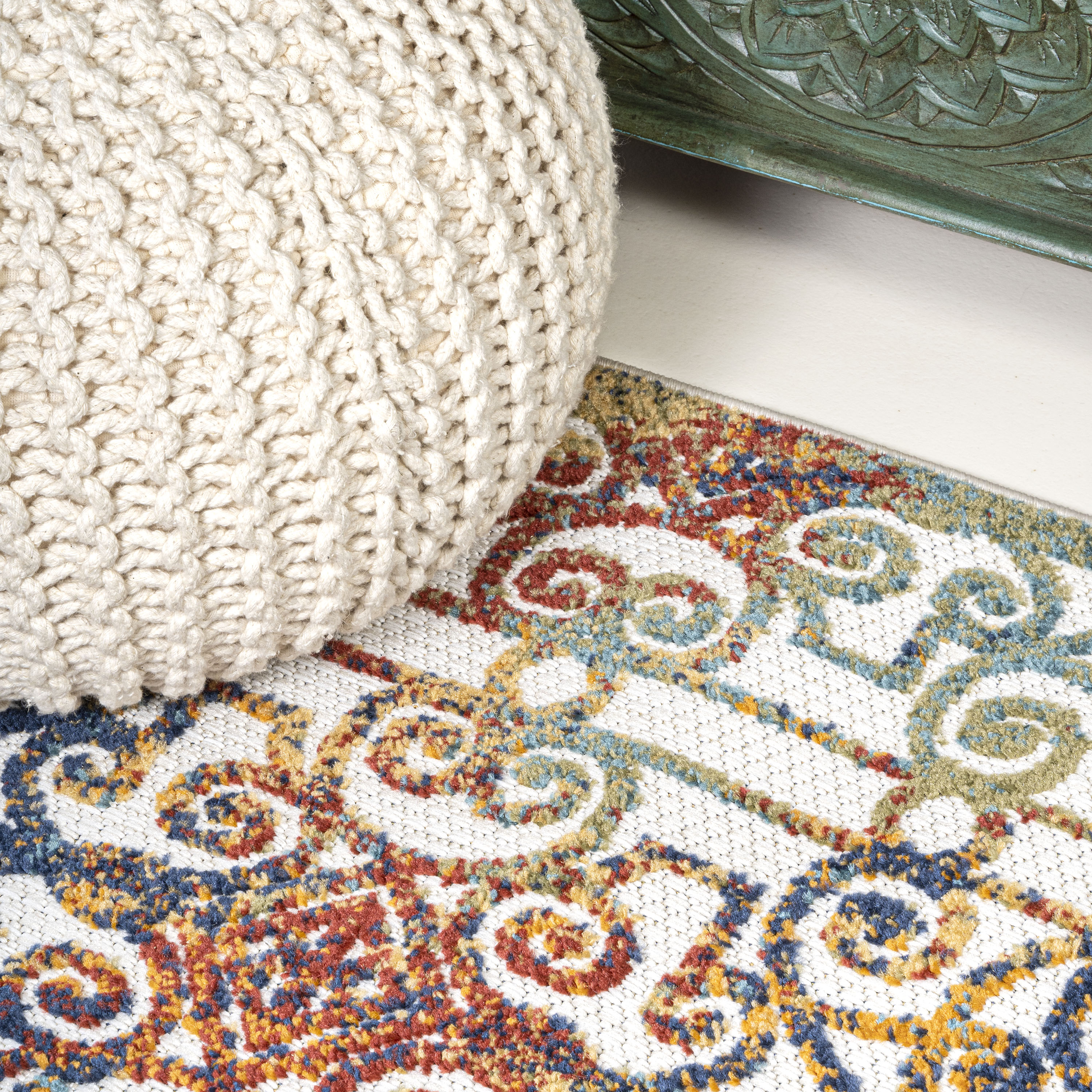 Blue and Cream Trellis Synthetic 4' x 6' Reversible Rug