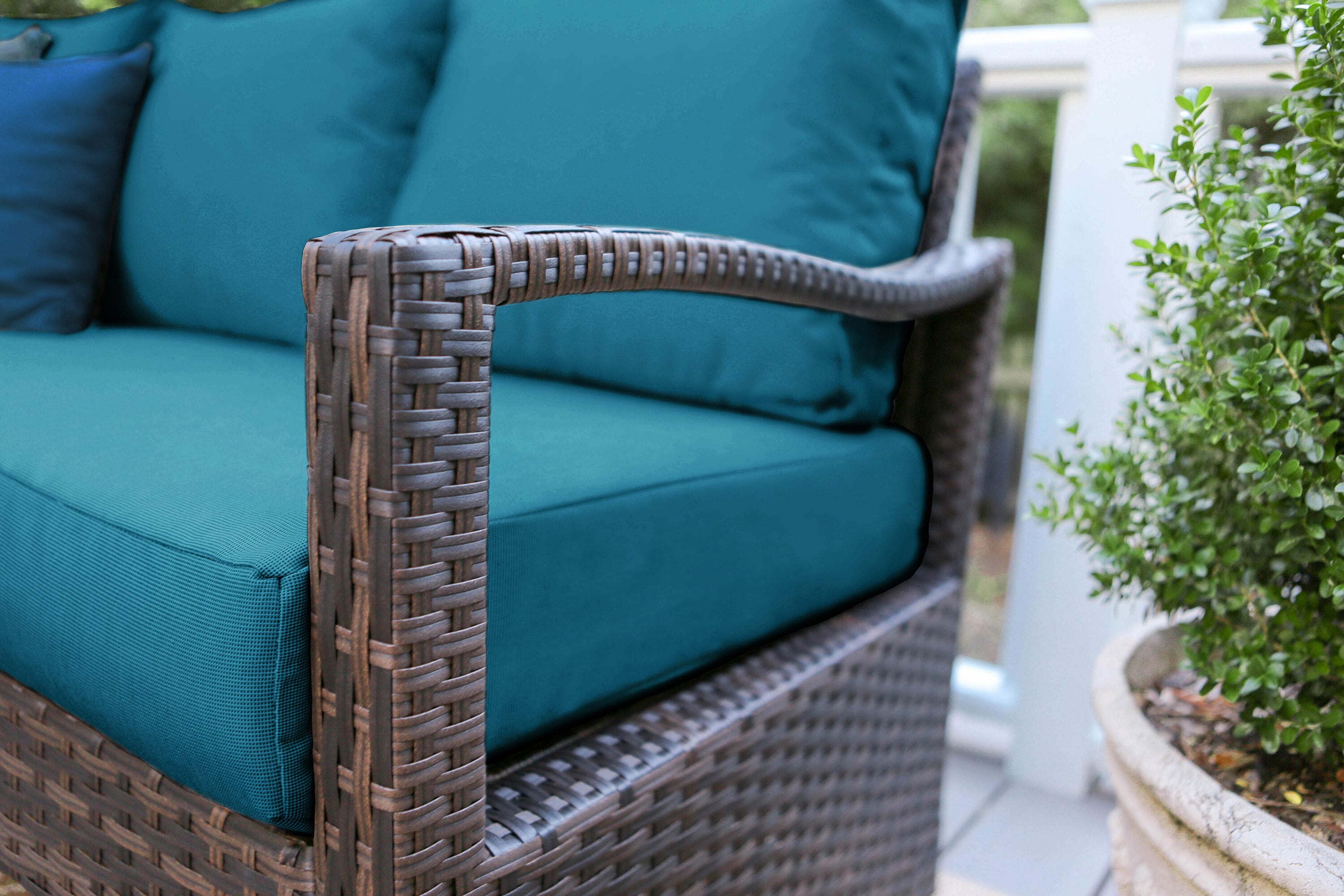 Leisure Made 437409-PEA Patio-Sofas-Daybeds - View #4