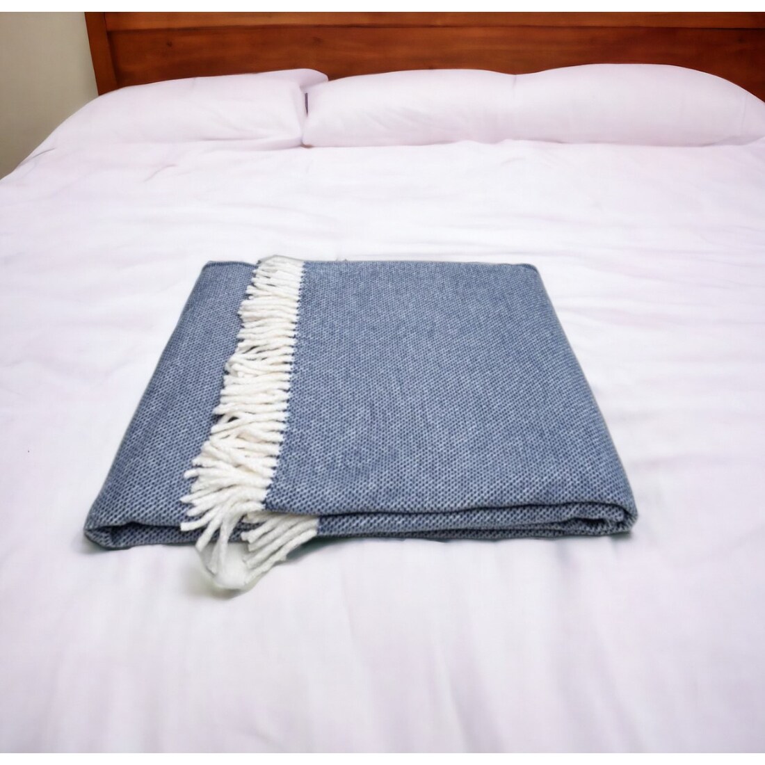 HomeRoots 4000475713 Blankets-And-Throws - View #2