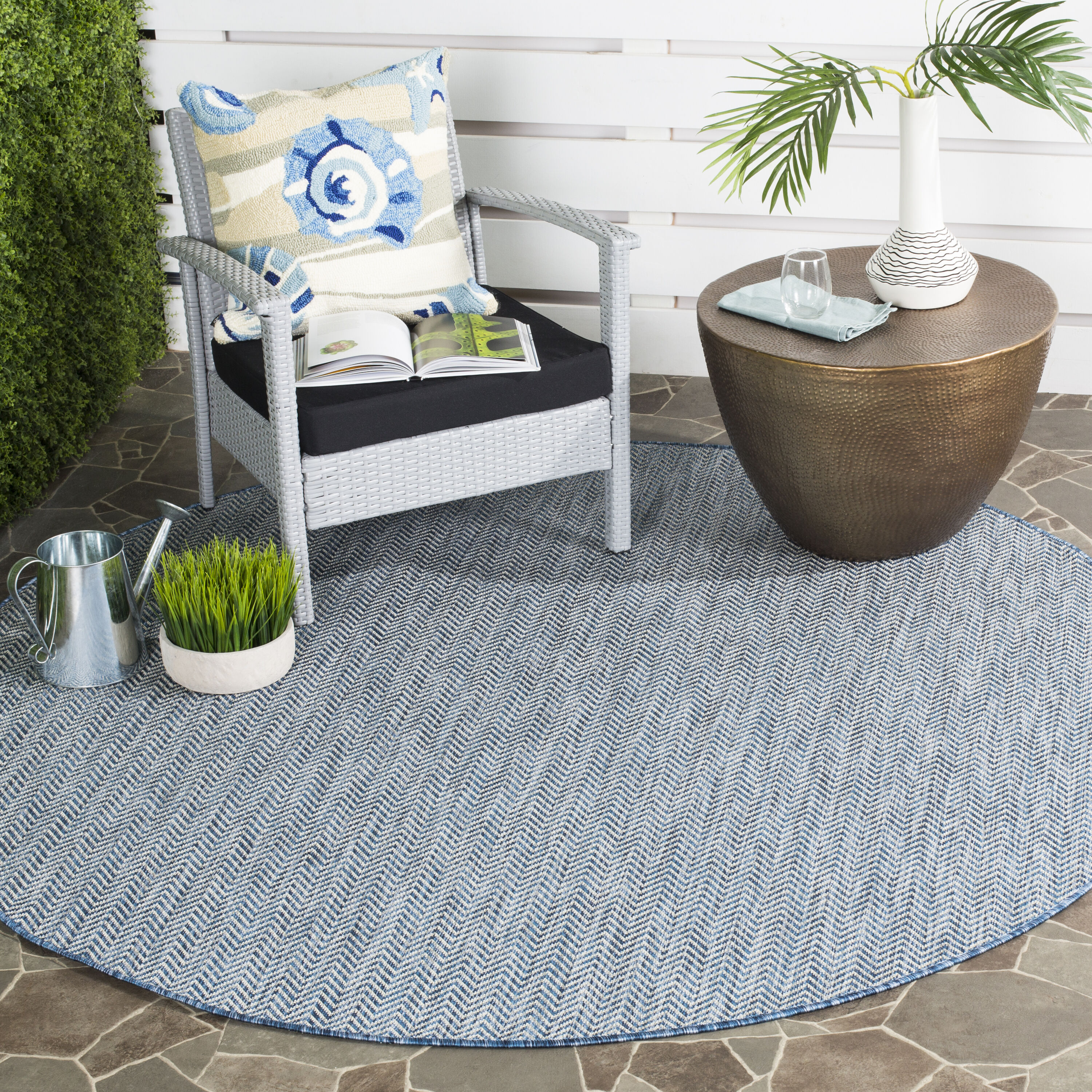 Safavieh CY8022-36821-7R Courtyard Newtown 7 x 7 (ft) Loomed Polypropylene Navy/Gray Round Indoor/Outdoor Chevron Coastal Area rug