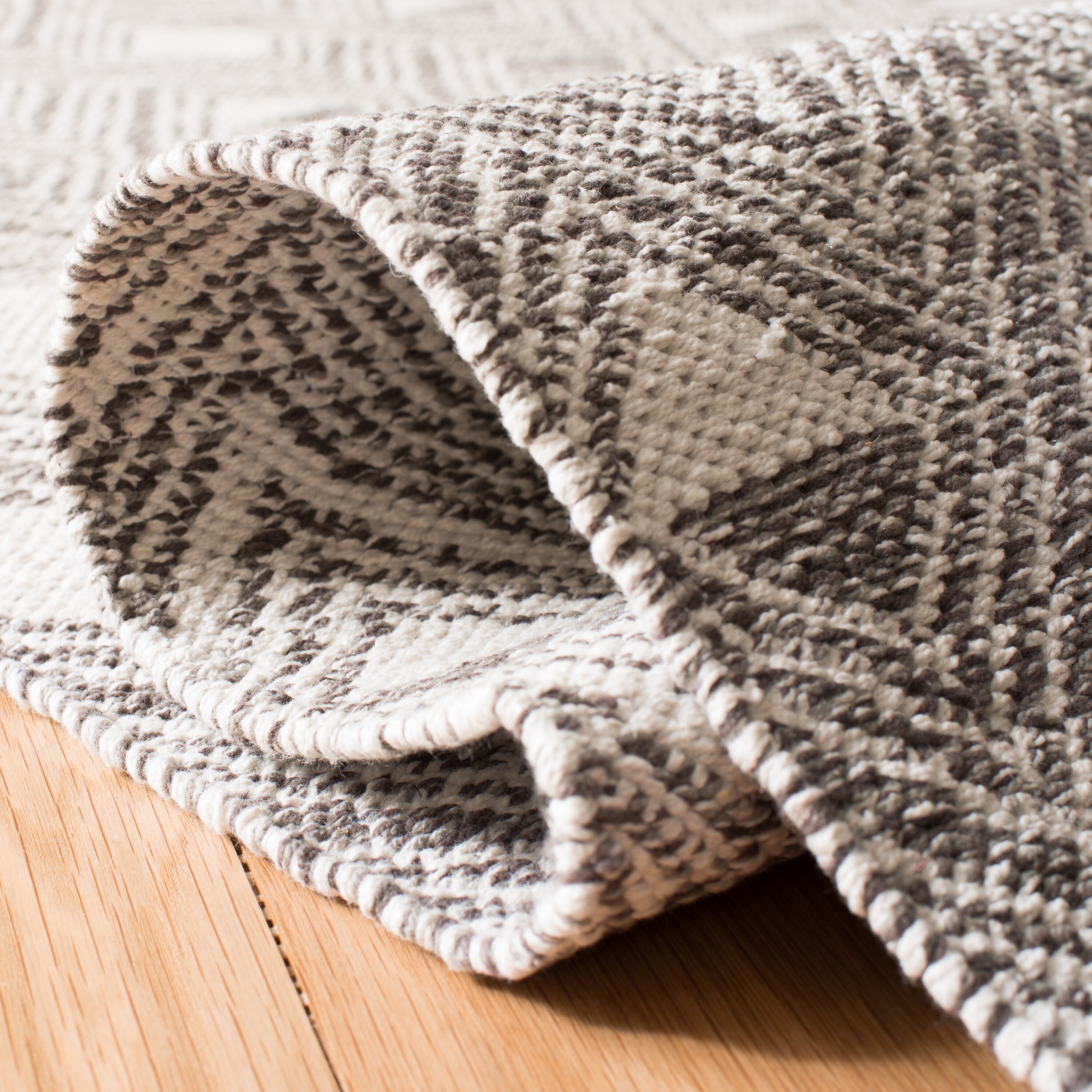 Safavieh MTK614J-2745 rugs - View #5