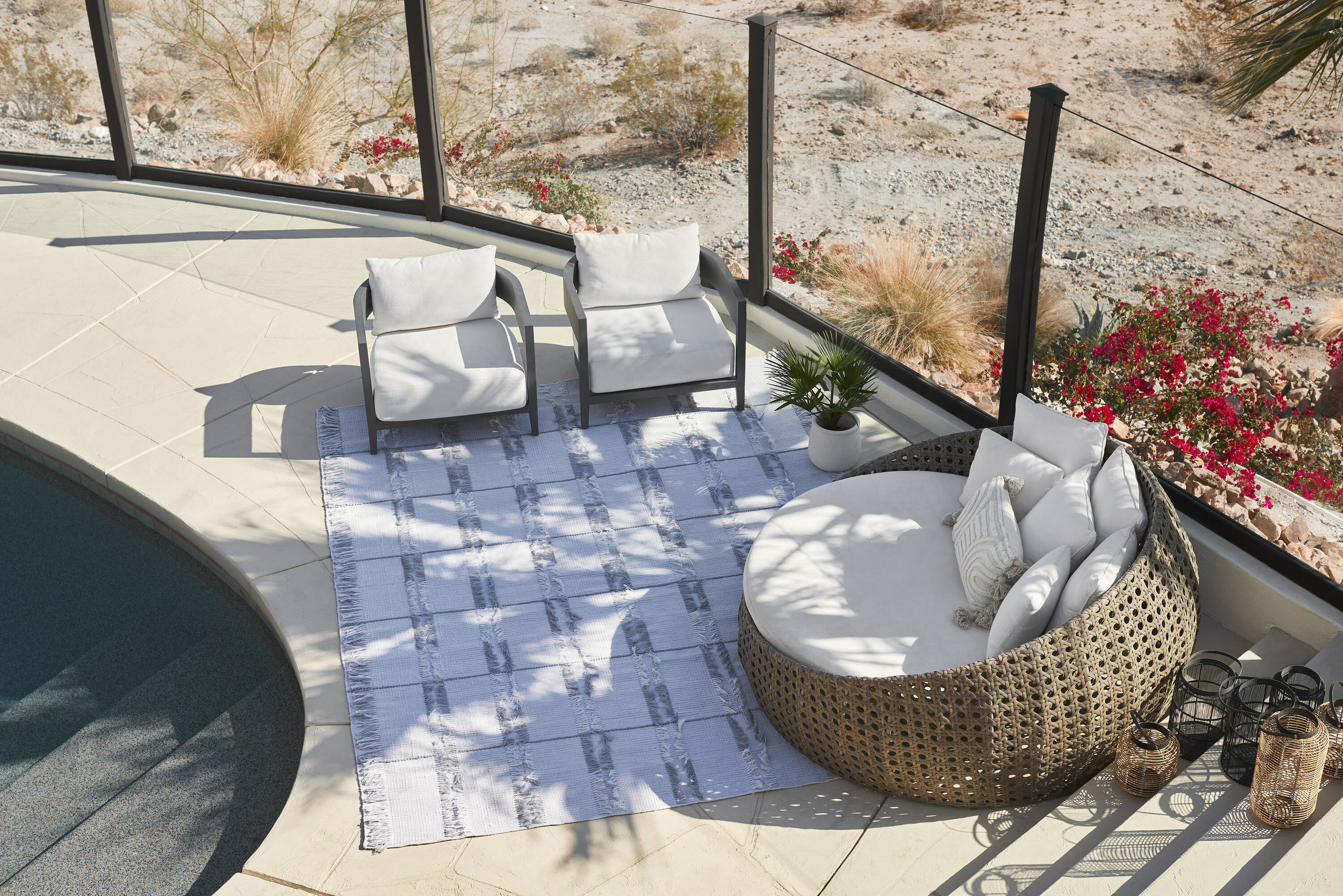 Momeni SERNASRN-1BLU5080 5 x 8 (ft) Woven Polypropylene Blue Rectangular Indoor/Outdoor Area rug