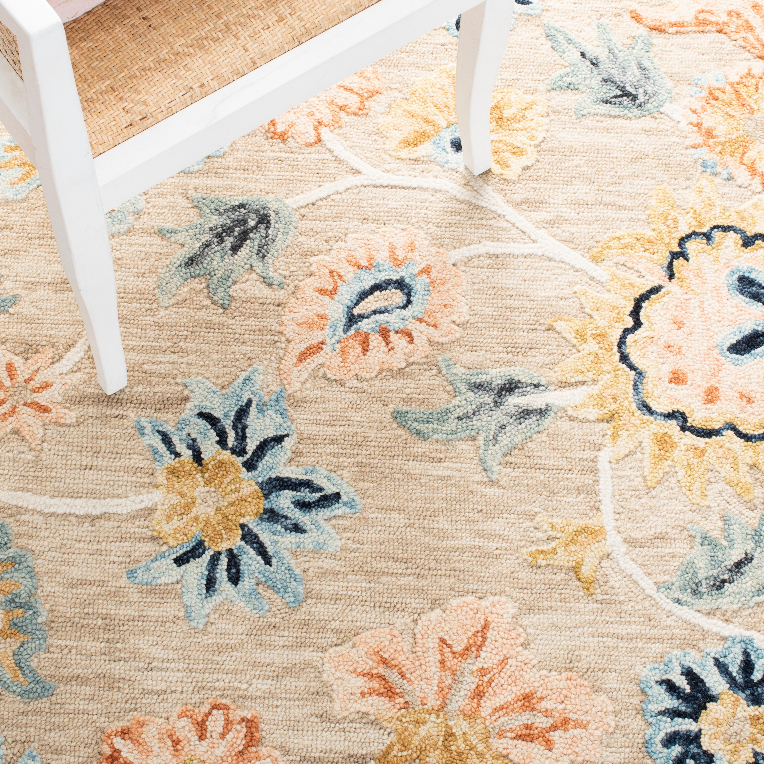 Beige and Blue Floral Hand-Tufted Wool Area Rug, 5' x 8'