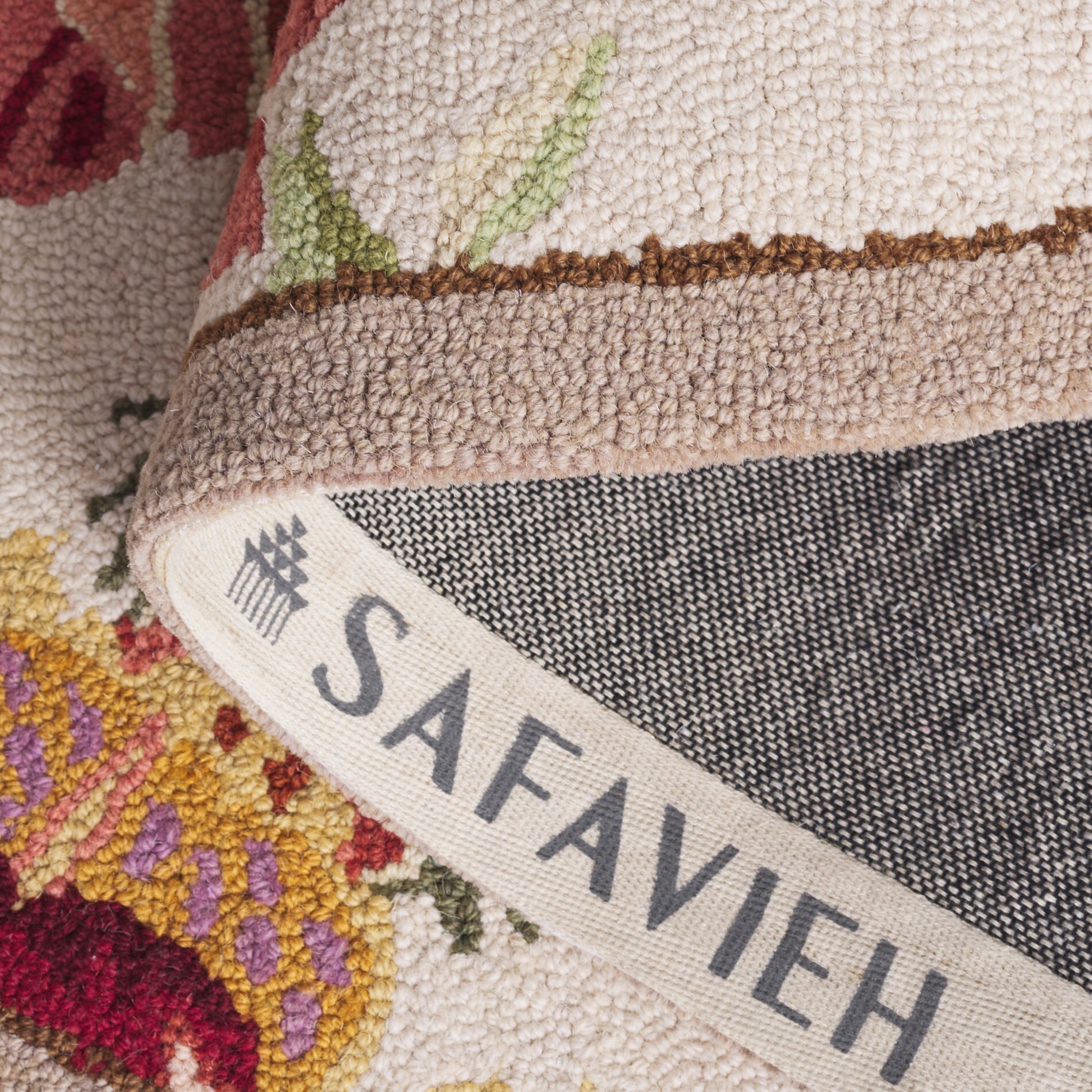 Safavieh HK331A-5OV rugs - View #5