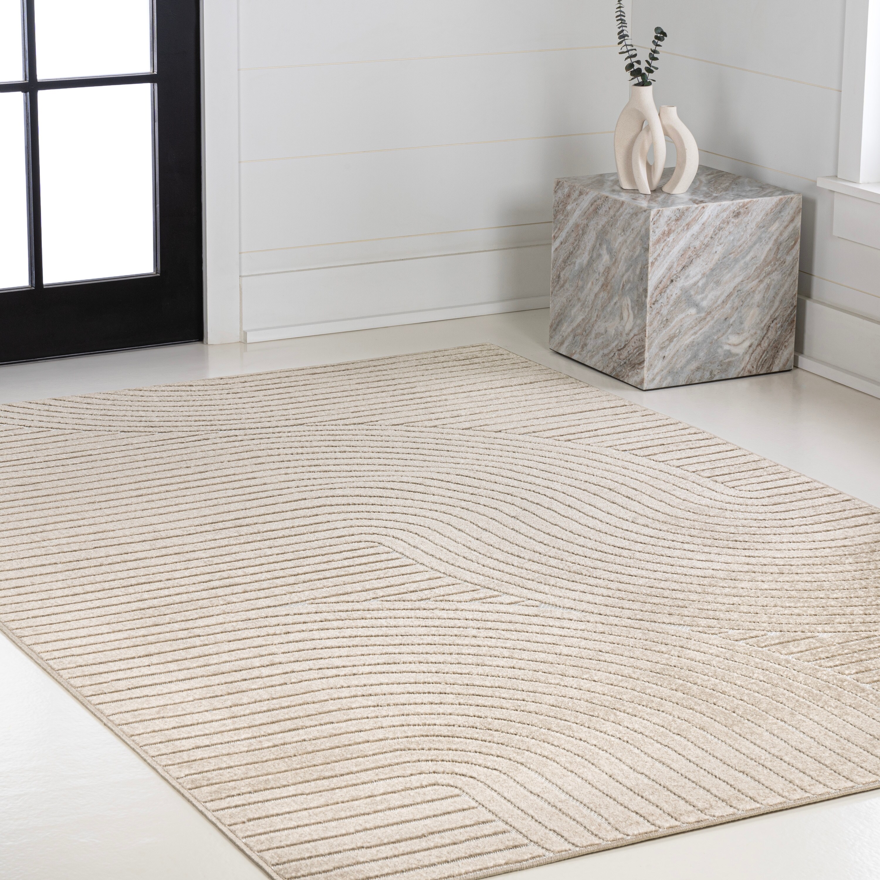 Beige and Cream Geometric High-Low Indoor/Outdoor Area Rug 5 x 8