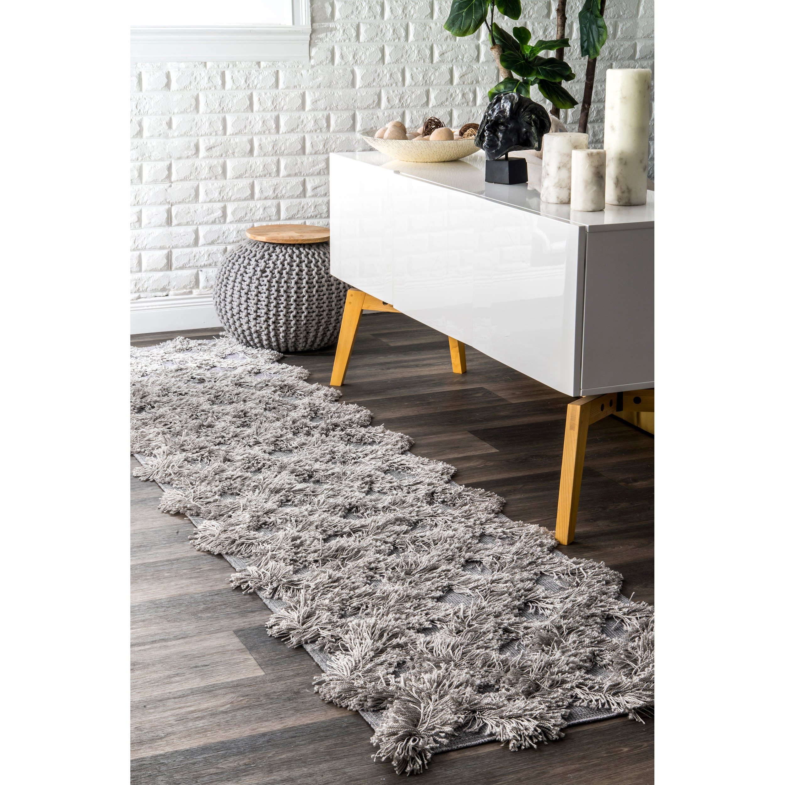nuLOOM BDFR01D-208 2 x 8 (ft) Loomed Polypropylene Silver Rectangular Indoor Trellis Runner rug