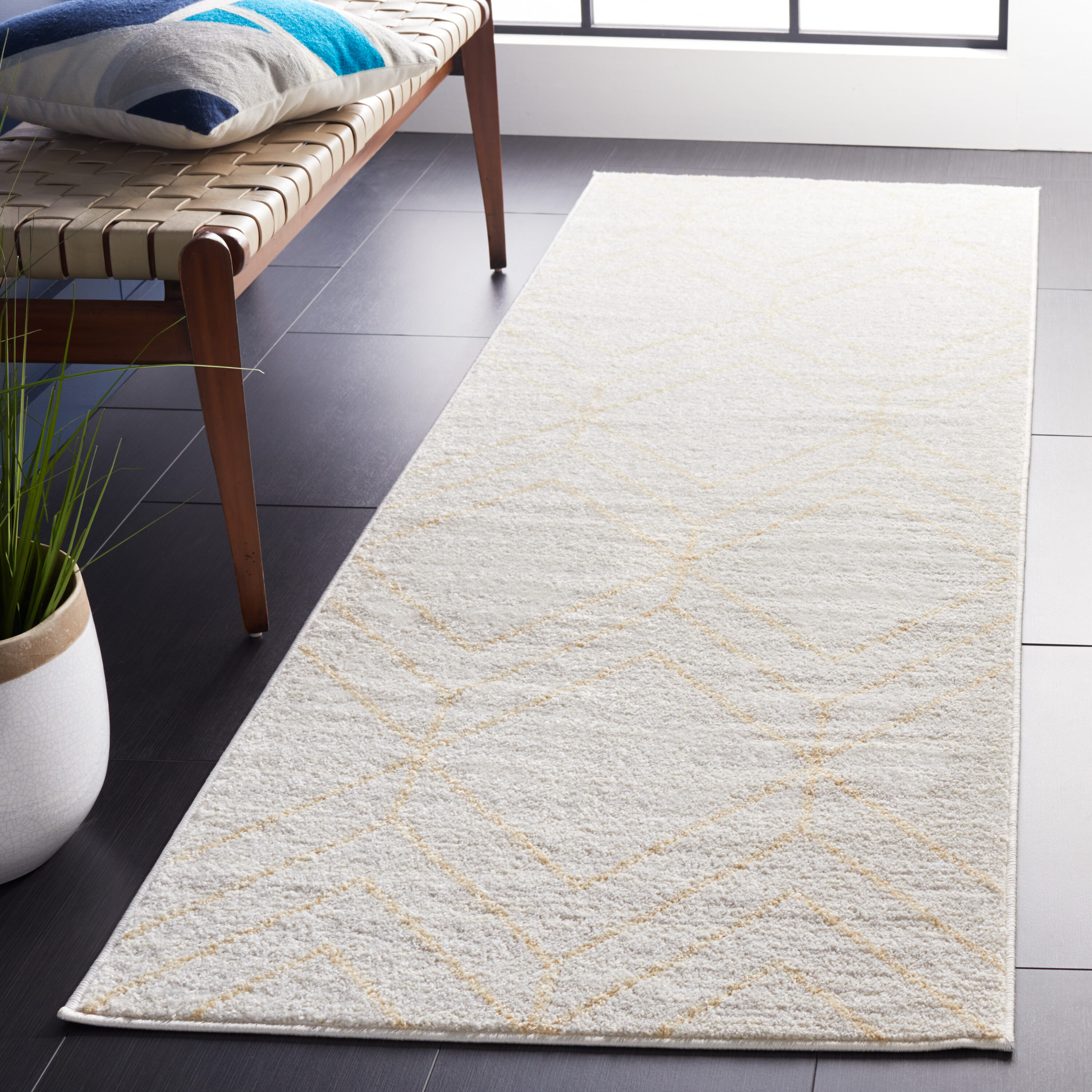 Safavieh - Adirondack 241C Ivory Gold 2ft-6in x 8ft Runner Rug