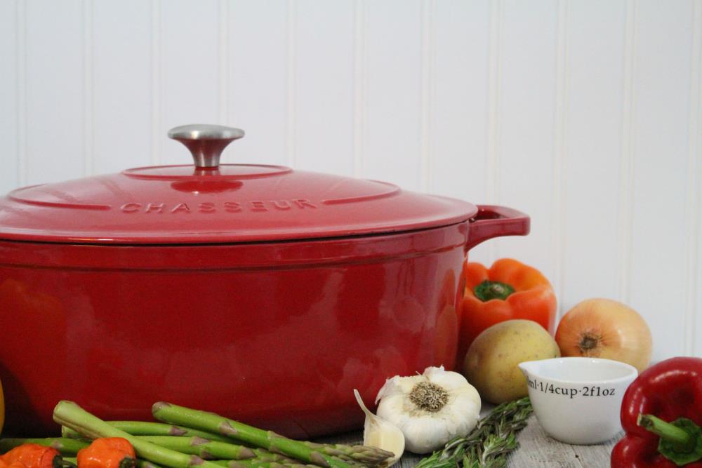 Chasseur 2.5-quart Red French Enameled Cast Iron Saucepan With Lid and –  frenchhome
