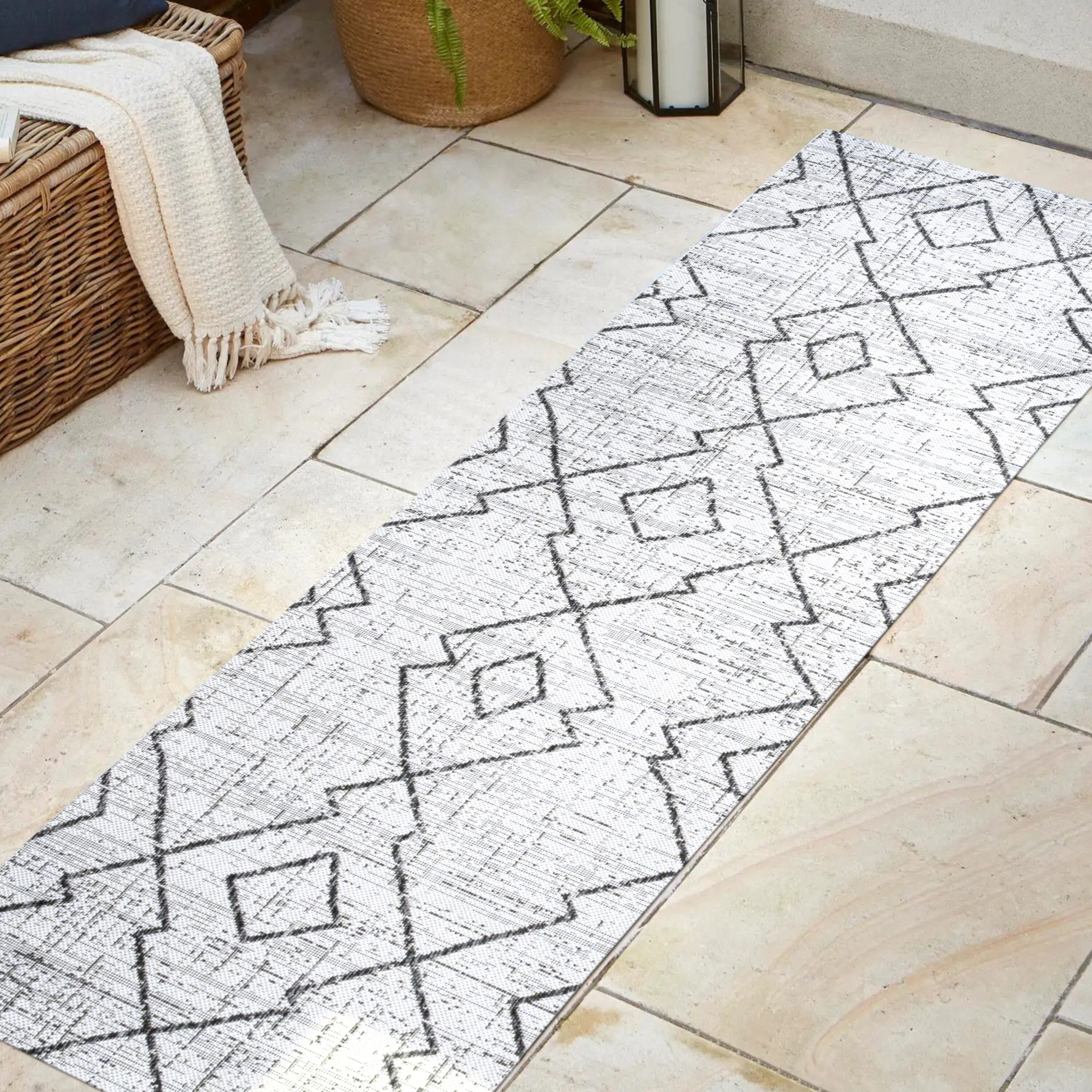 Mid-Century Modern Tribal Diamond Trellis Rug in Black/Ivory