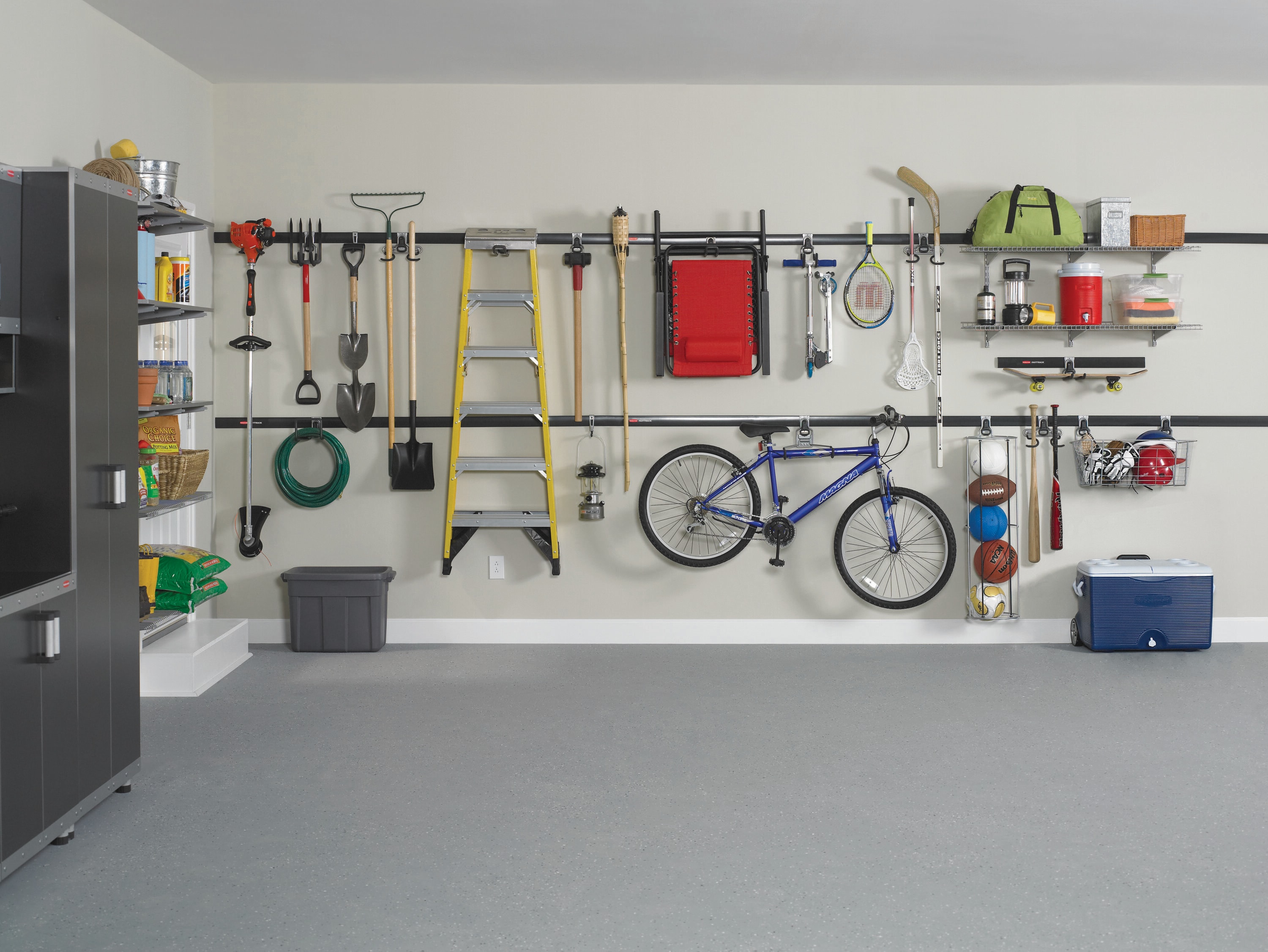 Rubbermaid FastTrack Review - The BEST Garage Storage System