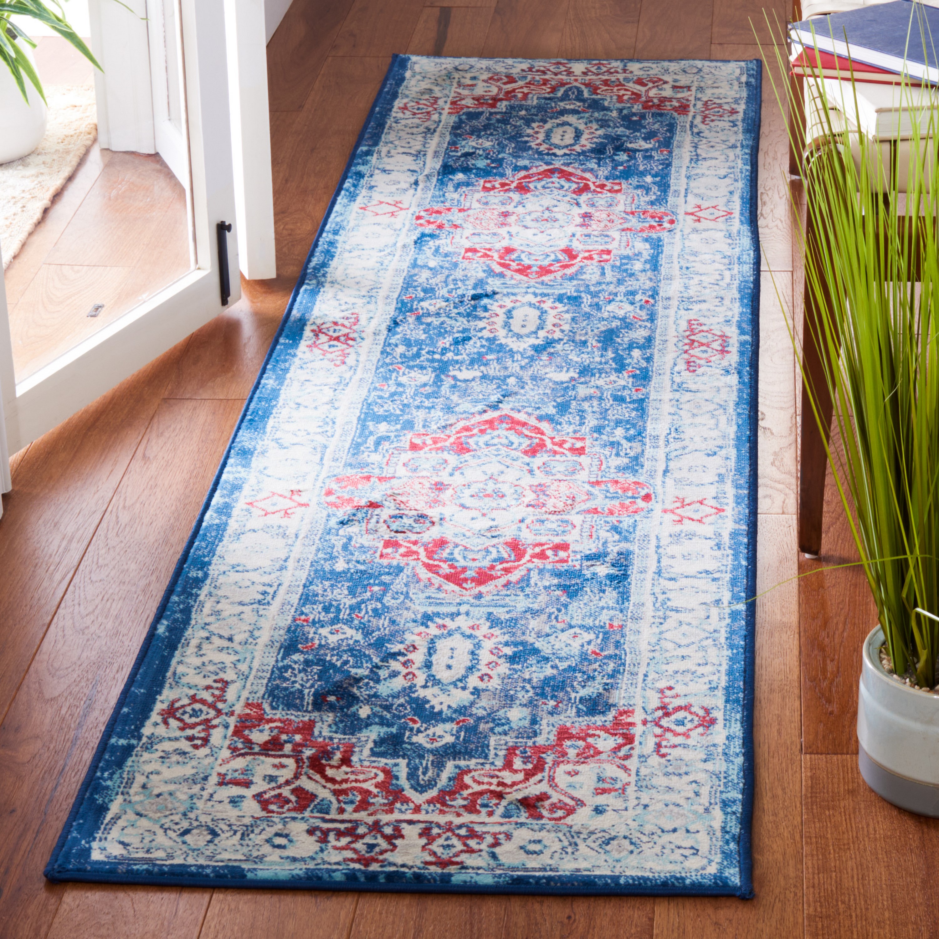 Safavieh BNT851P-28 Brentwood Valeria 2 x 8 (ft) Loomed Polypropylene Navy/Red Rectangular Indoor Floral/Botanical Farmhouse/Cottage Runner rug