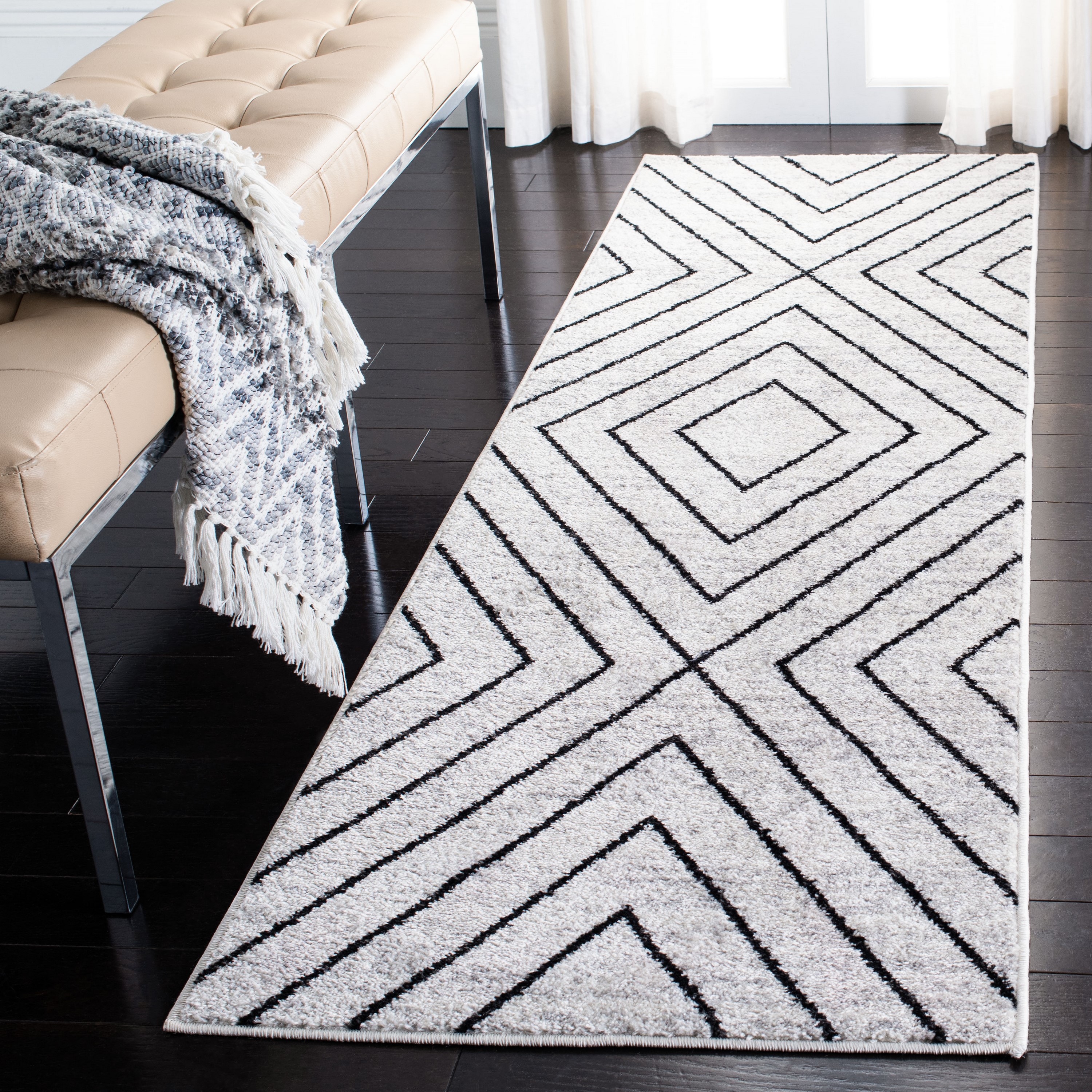 Safavieh ADR251A-210 Adirondack 2 x 10 (ft) Loomed Polypropylene Ivory/Gray Rectangular Indoor Geometric Bohemian/Eclectic Runner rug