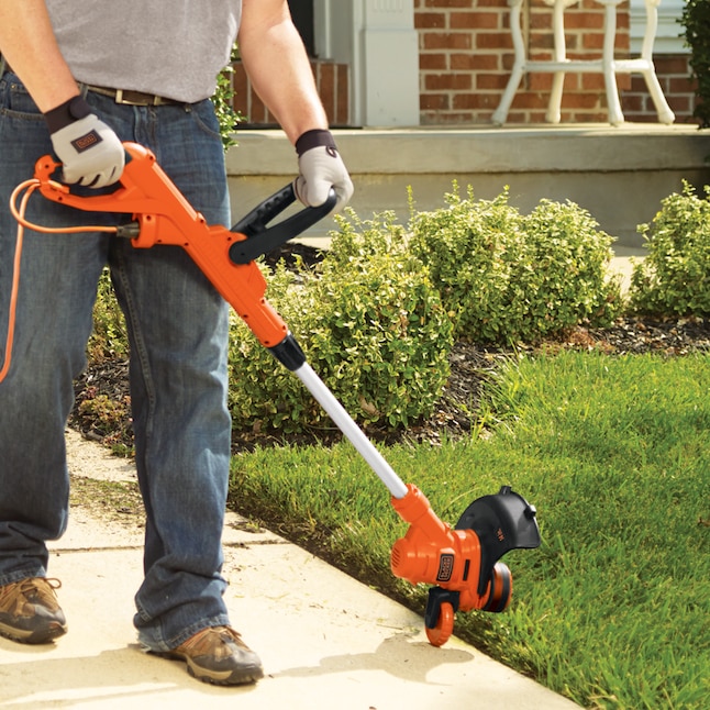 BLACK+DECKER 14 in. 6.5 AMP Corded Electric Single Line 2-in-1 String  Trimmer & Lawn Edger with Automatic Feed and POWERDRIVE GH900 - The Home  Depot