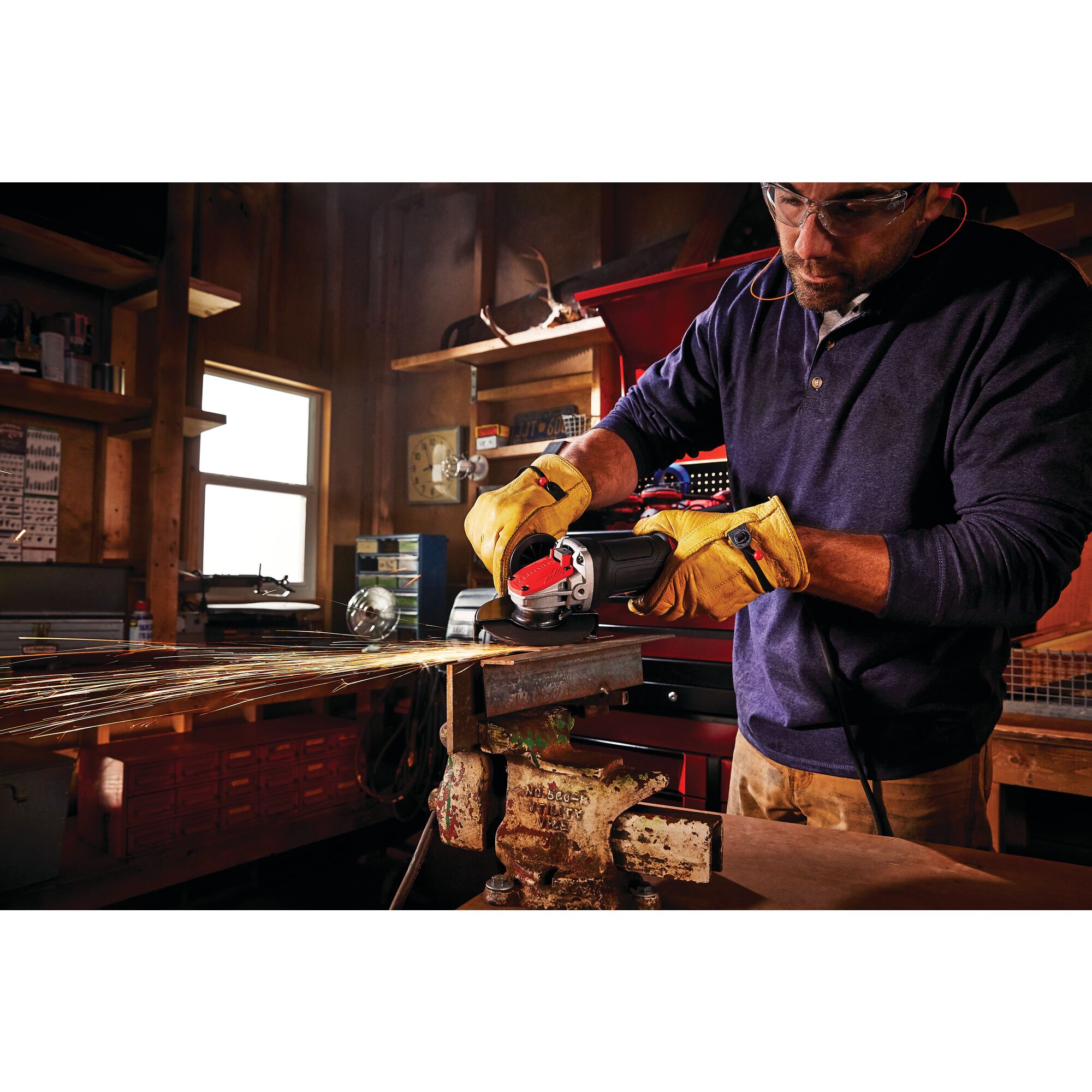 CRAFTSMAN 4.5-in 7.5 Amps Paddle Switch Corded Angle Grinder in the ...