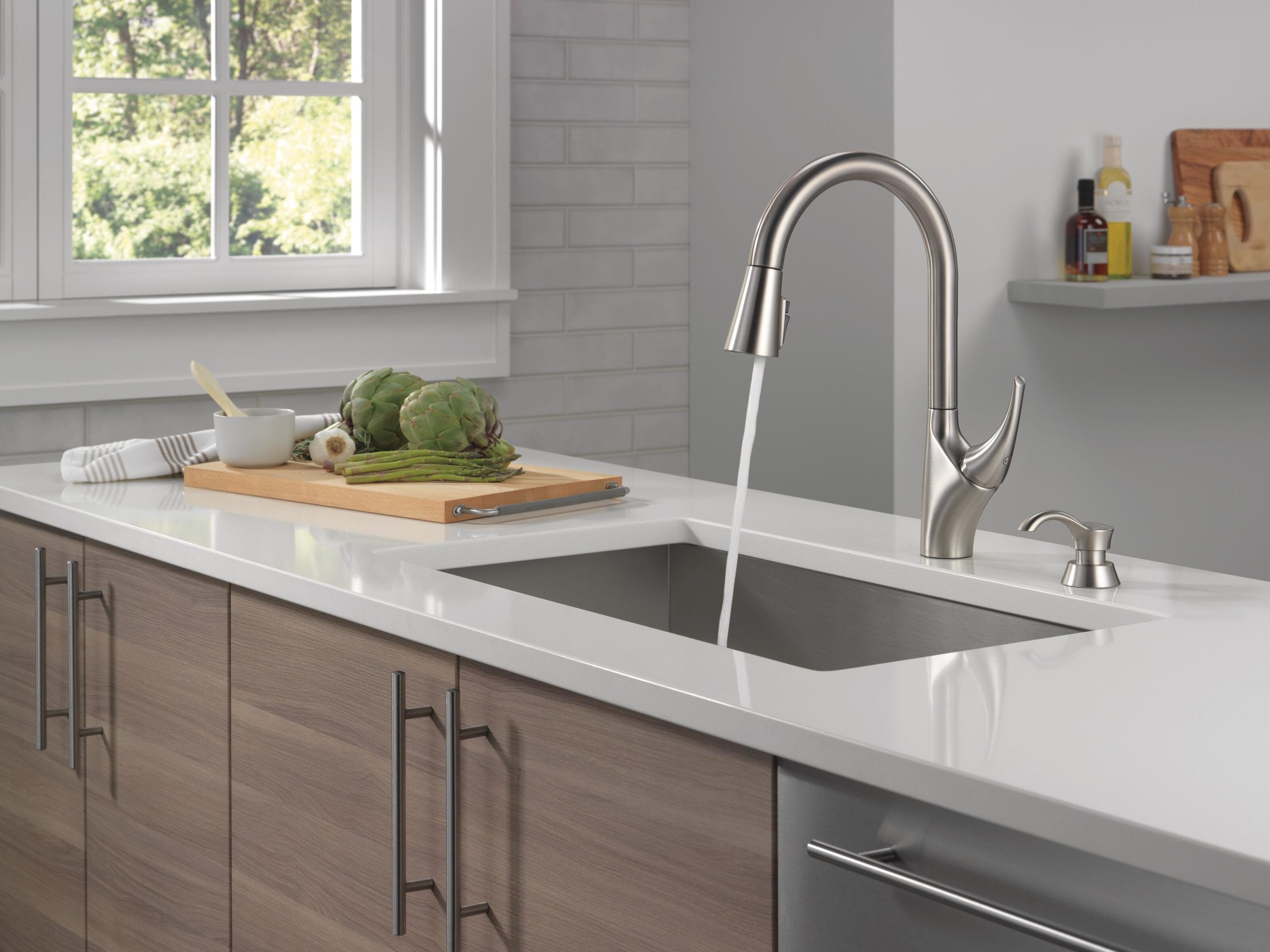 Delta Anderson Spotshield Stainless Single Handle Pull-down Kitchen ...