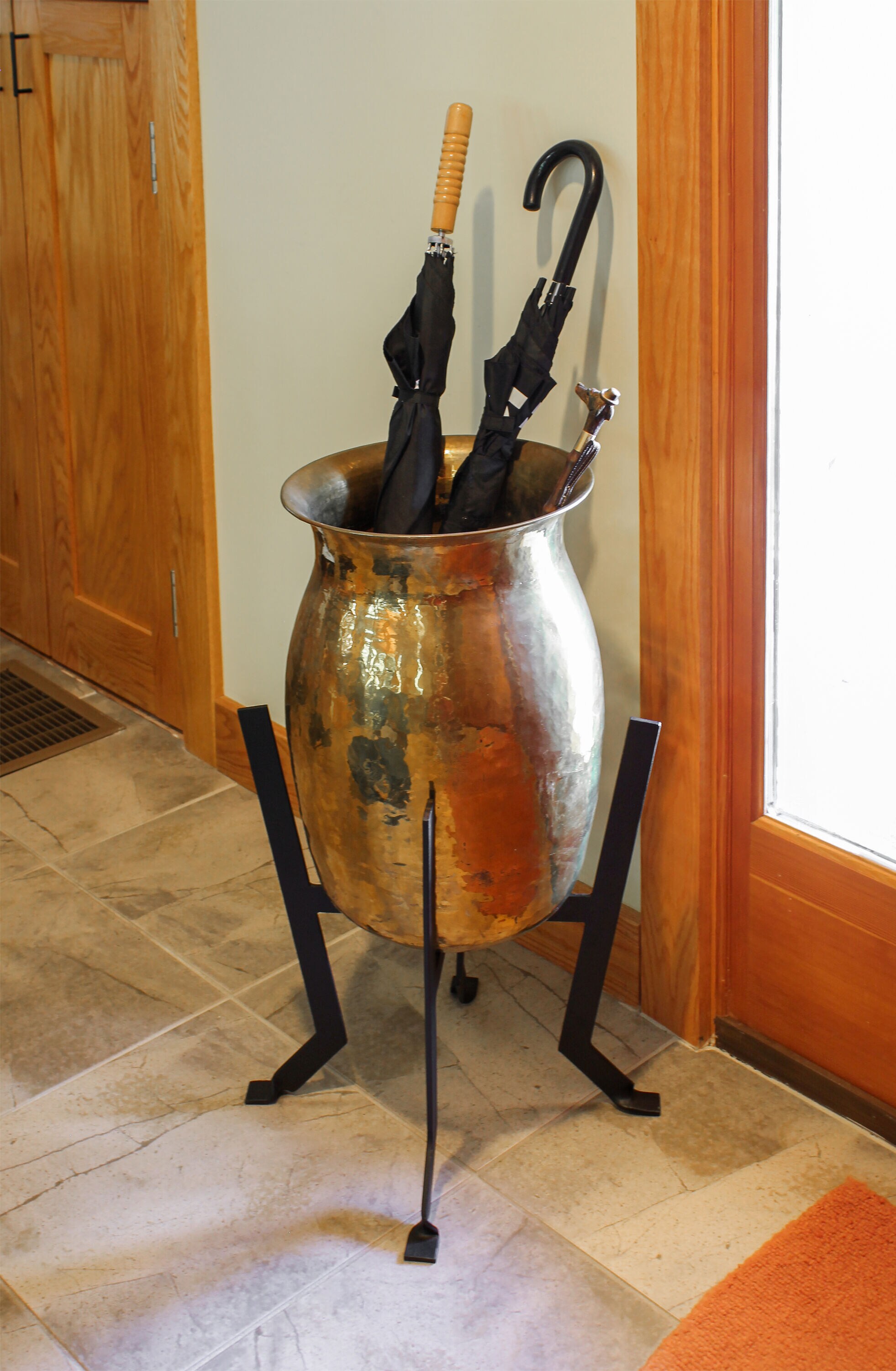 Minuteman International FB-60 Plant-Stand - View #3