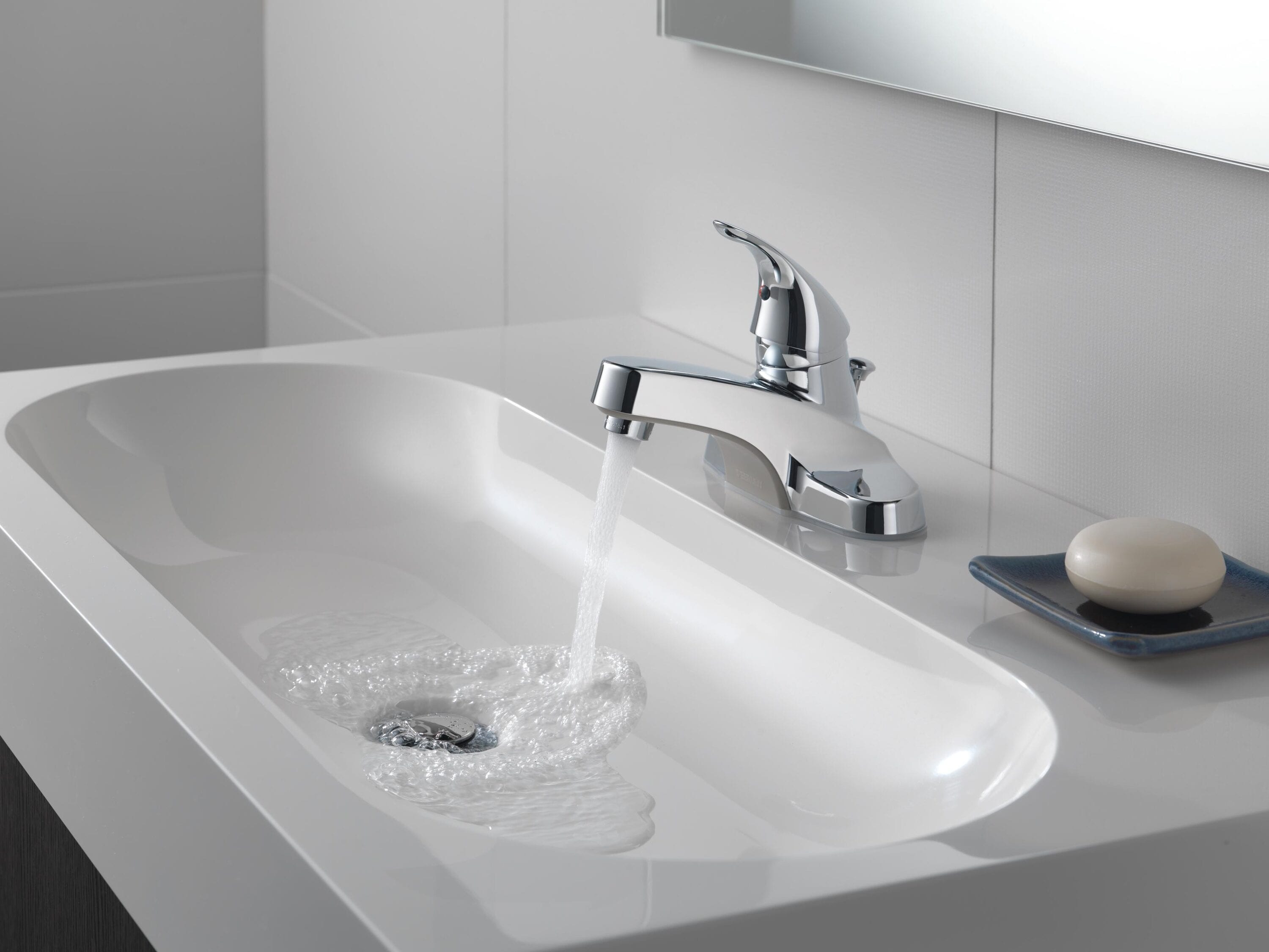 Elegant Core Single-Handle Chrome Bathroom Faucet with ADA Compliance