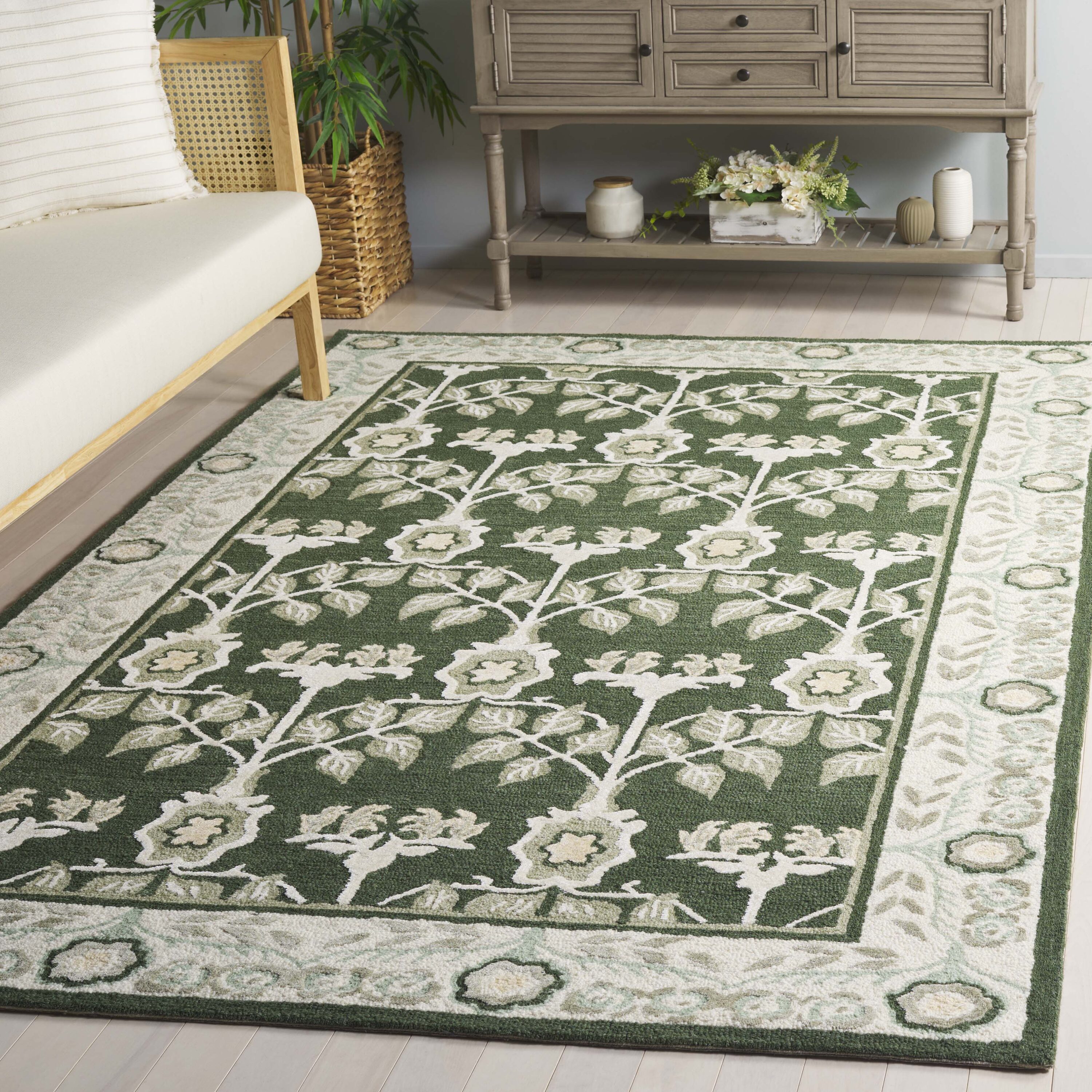  Earthly Treasures 215 Green/Ivory Traditional 4Ft x 6Ft Small Rectangle Rug