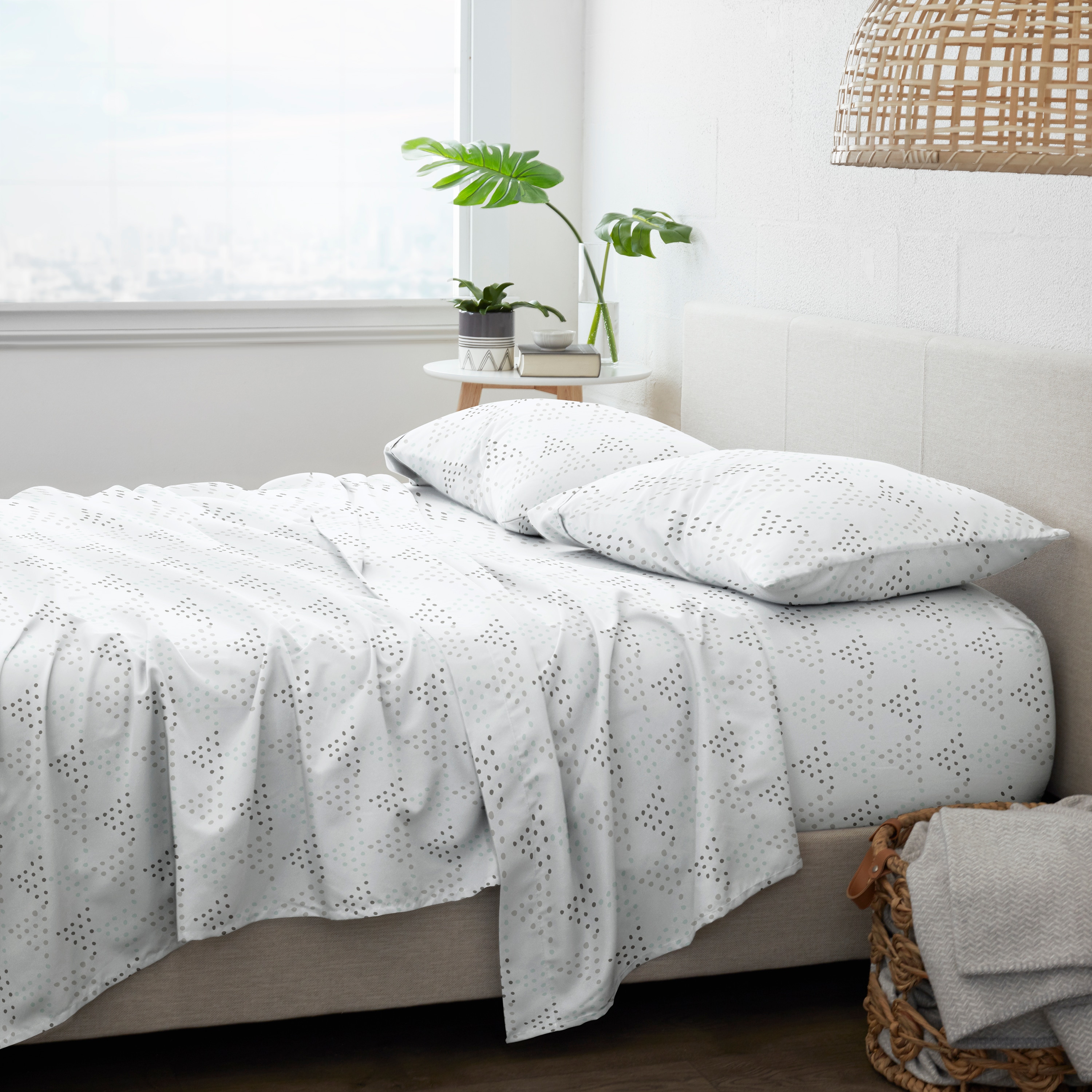 Ienjoy Home IH-4PC-TRI-F-LG Full 20000 -Thread Count Microfiber Light Gray 4 -Piece Bed Sheet Set
