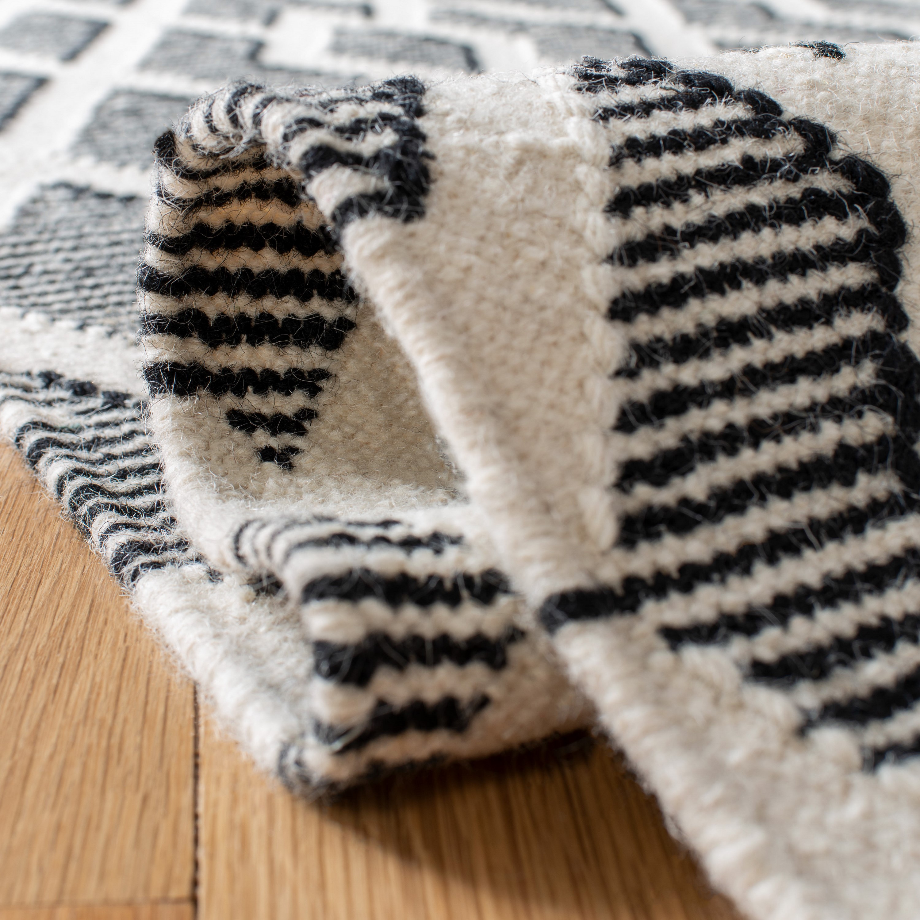 Handmade Geometric Black Wool & Cotton Area Rug 8' x 10'