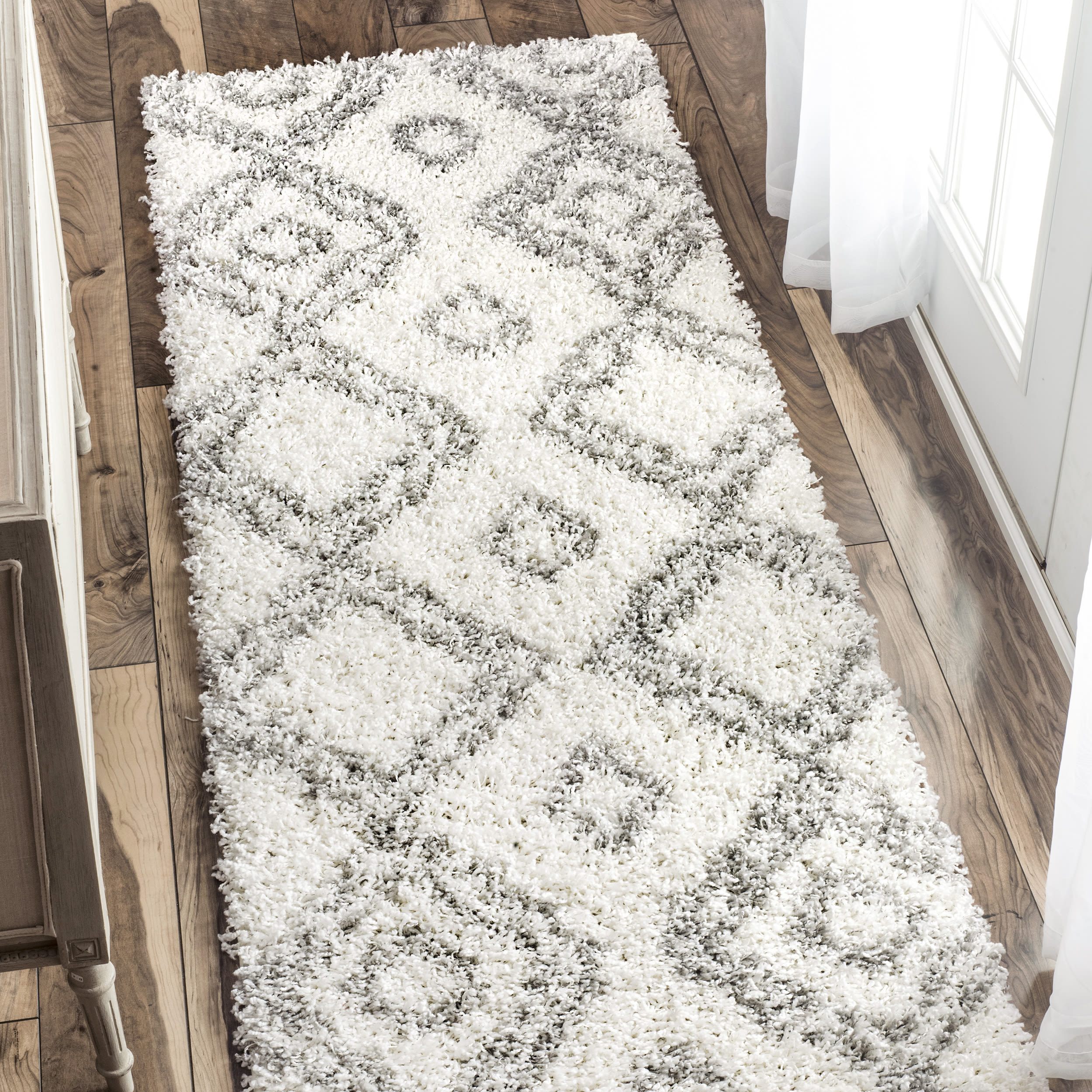 nuLOOM OZSG18A-2808 Easy Shag 2 x 8 (ft) Loomed Polypropylene White Rectangular Indoor Geometric Moroccan Runner rug