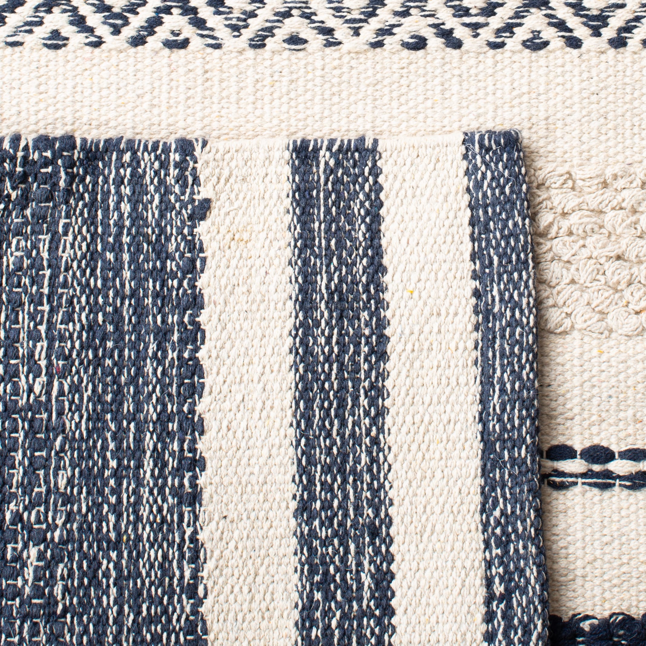 Safavieh STK502A-4 rugs - View #3
