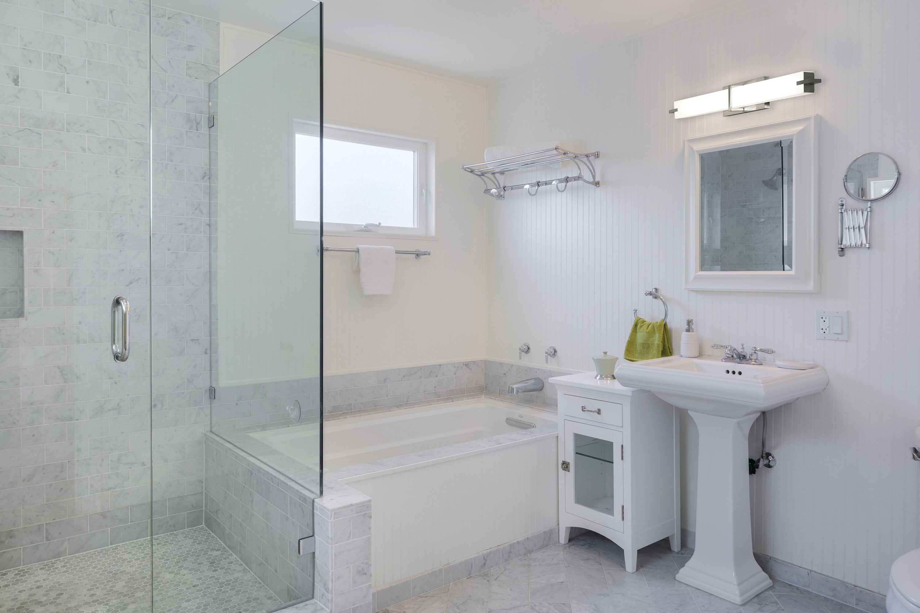 AFX MLRV2605LAJD1BK Miller 4.25-in 2 -Light Black Integrated LED Transitional Vanity light