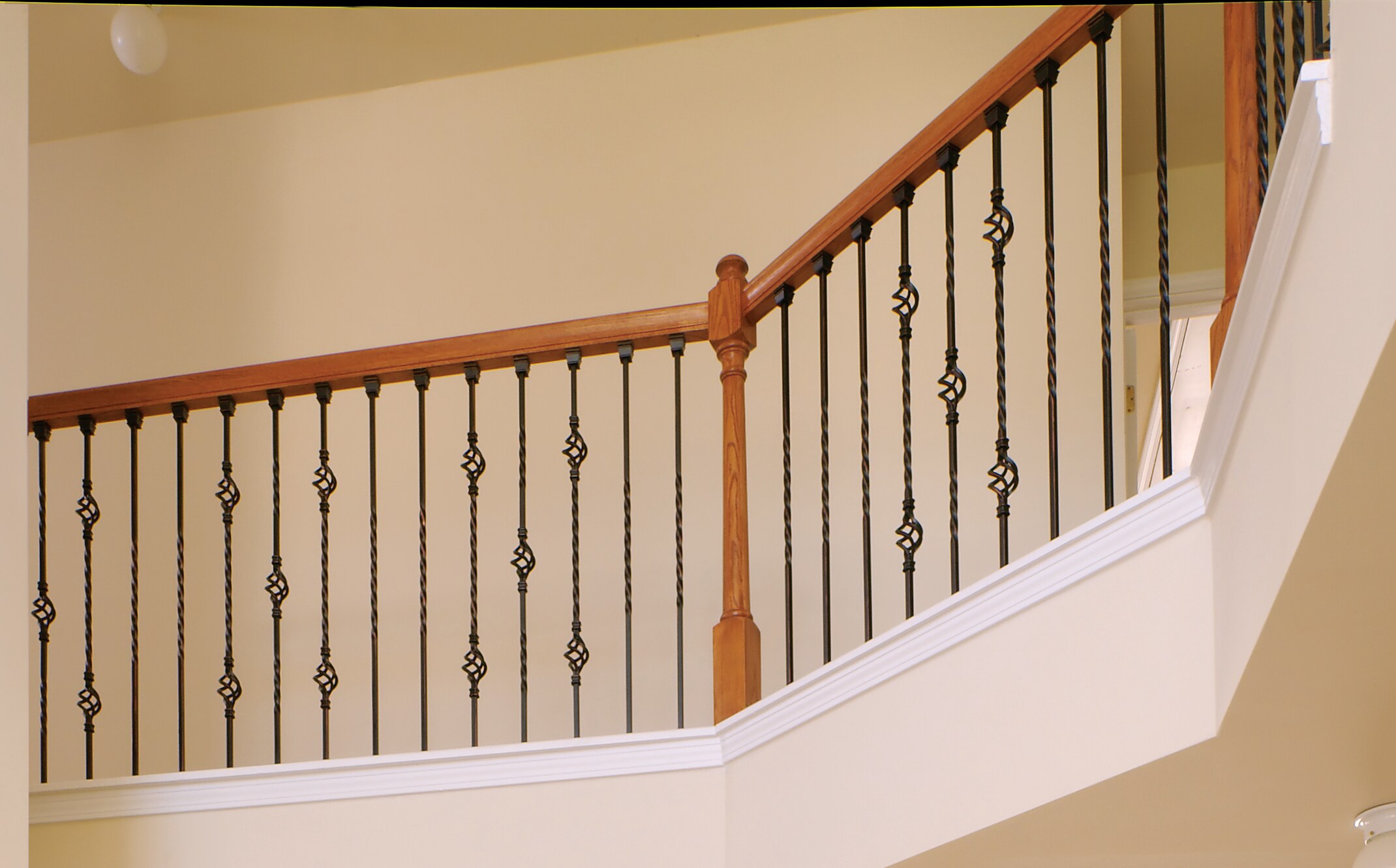 Crown Heritage 4583122FB36 Interior-Stairpart-Balusters - View #4