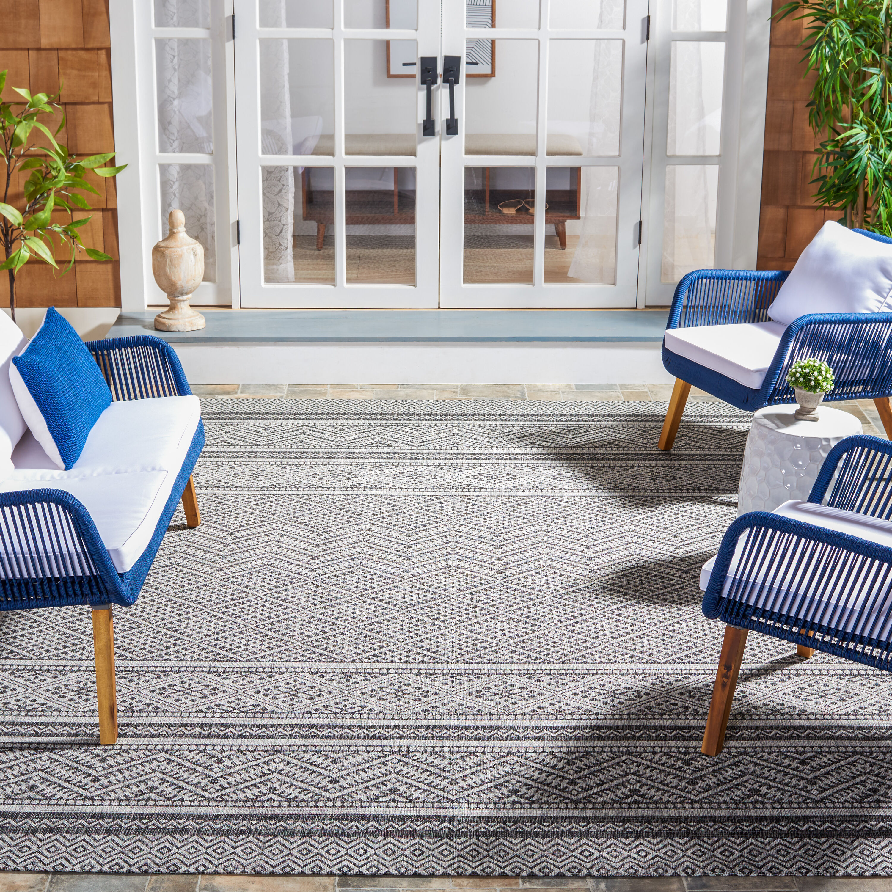 Safavieh CY8168-37621-7SQ Courtyard 7 x 7 (ft) Loomed Synthetic Black/Gray Square Indoor/Outdoor Chevron Southwestern Area rug