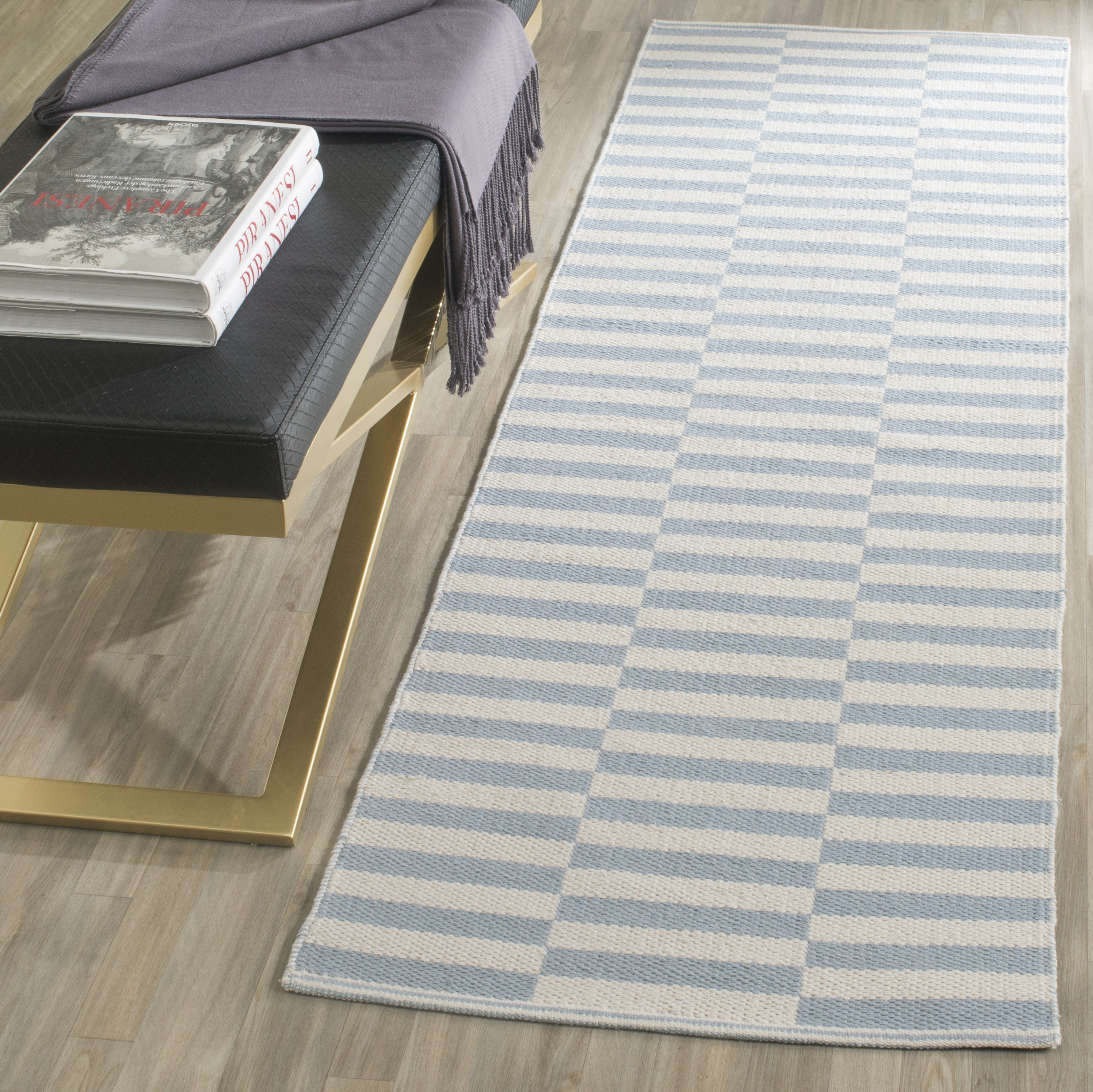 Safavieh MTK715B-25 Montauk Fitzroy 2 x 5 (ft) Cotton Ivory/Light Blue Rectangular Indoor Stripe Coastal Throw rug