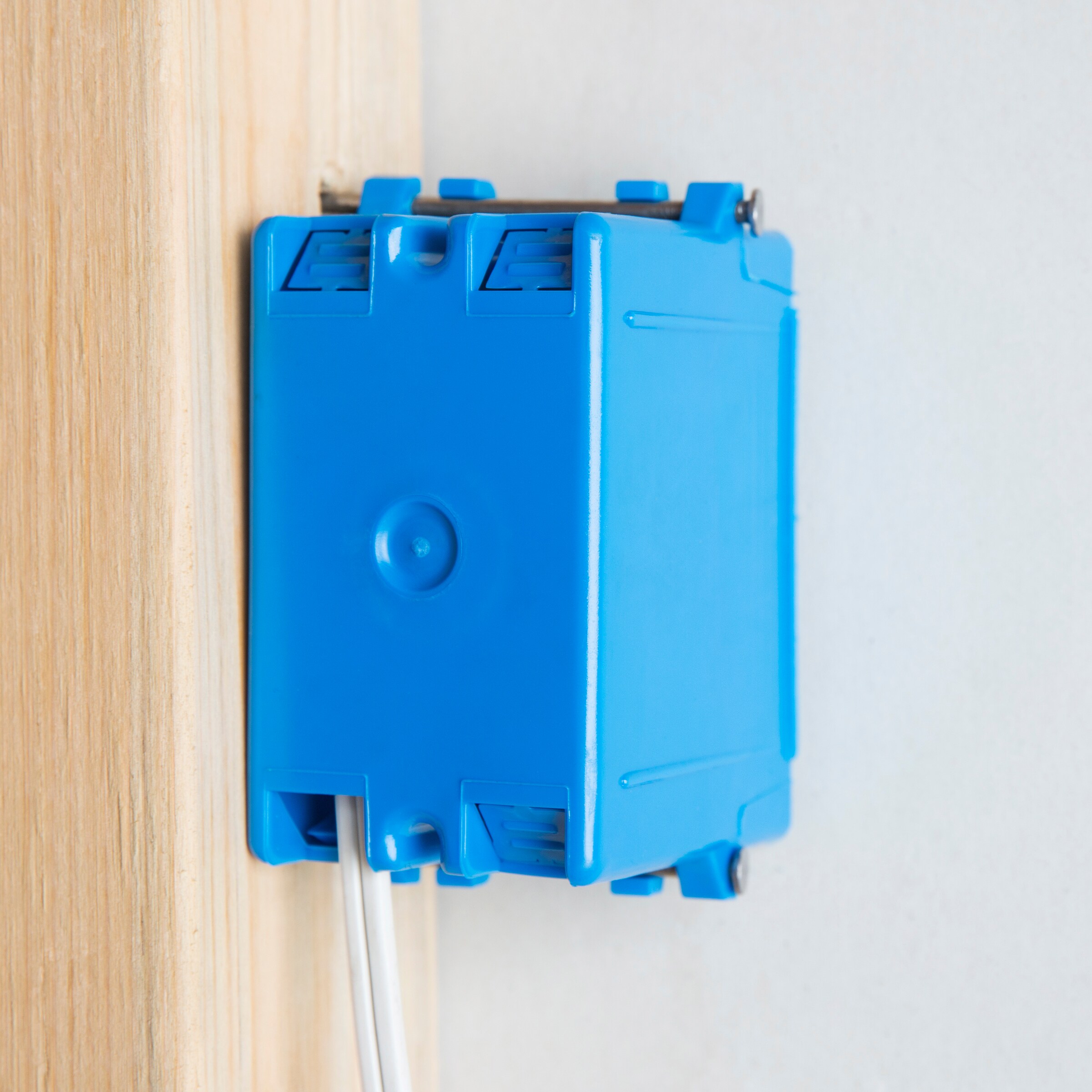CARLON 1-Gang Blue Plastic New Work Standard Switch/Outlet Wall Electrical  Box at