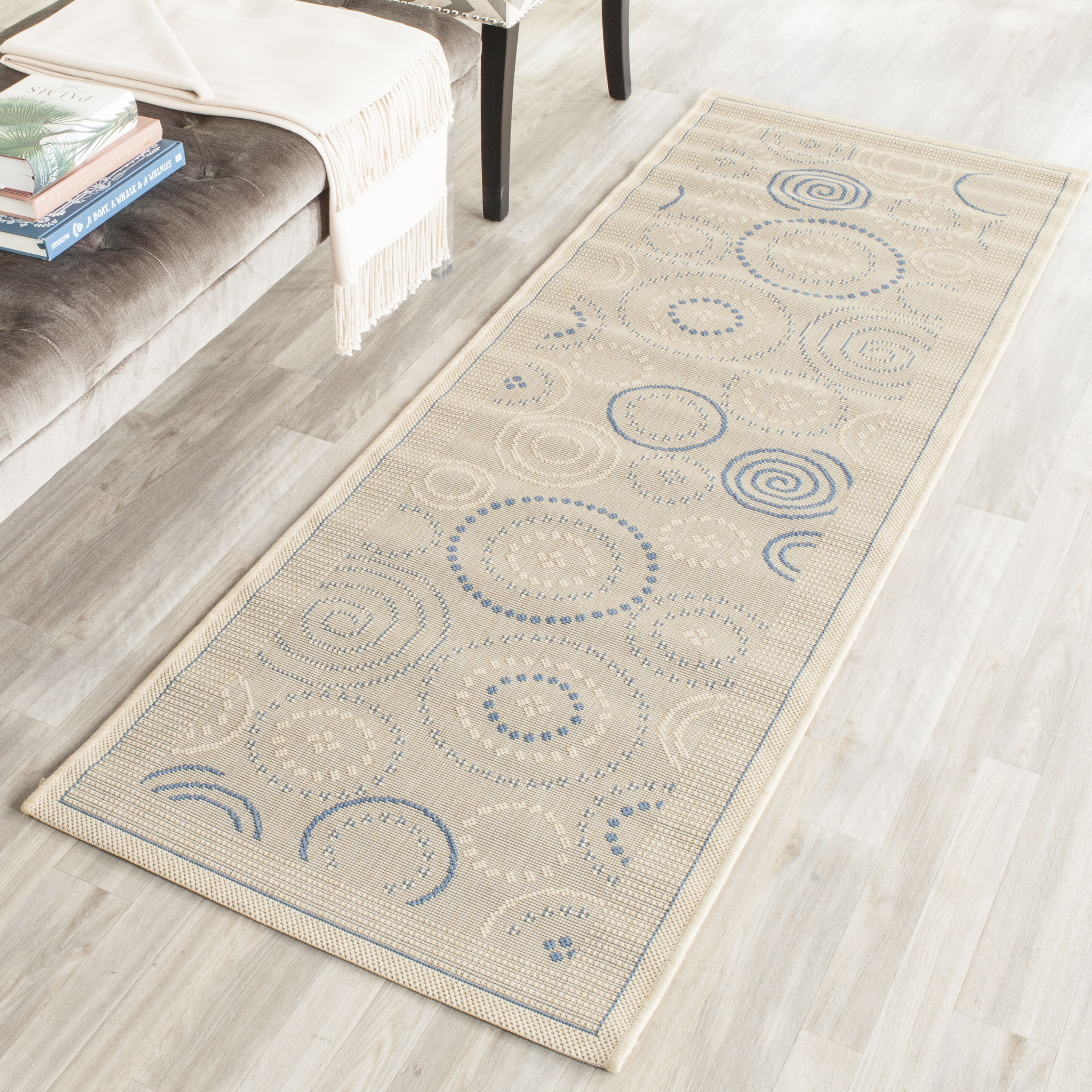 Courtyard 1906 Nat/Blue 2 x 7 Rectangular Runner rug