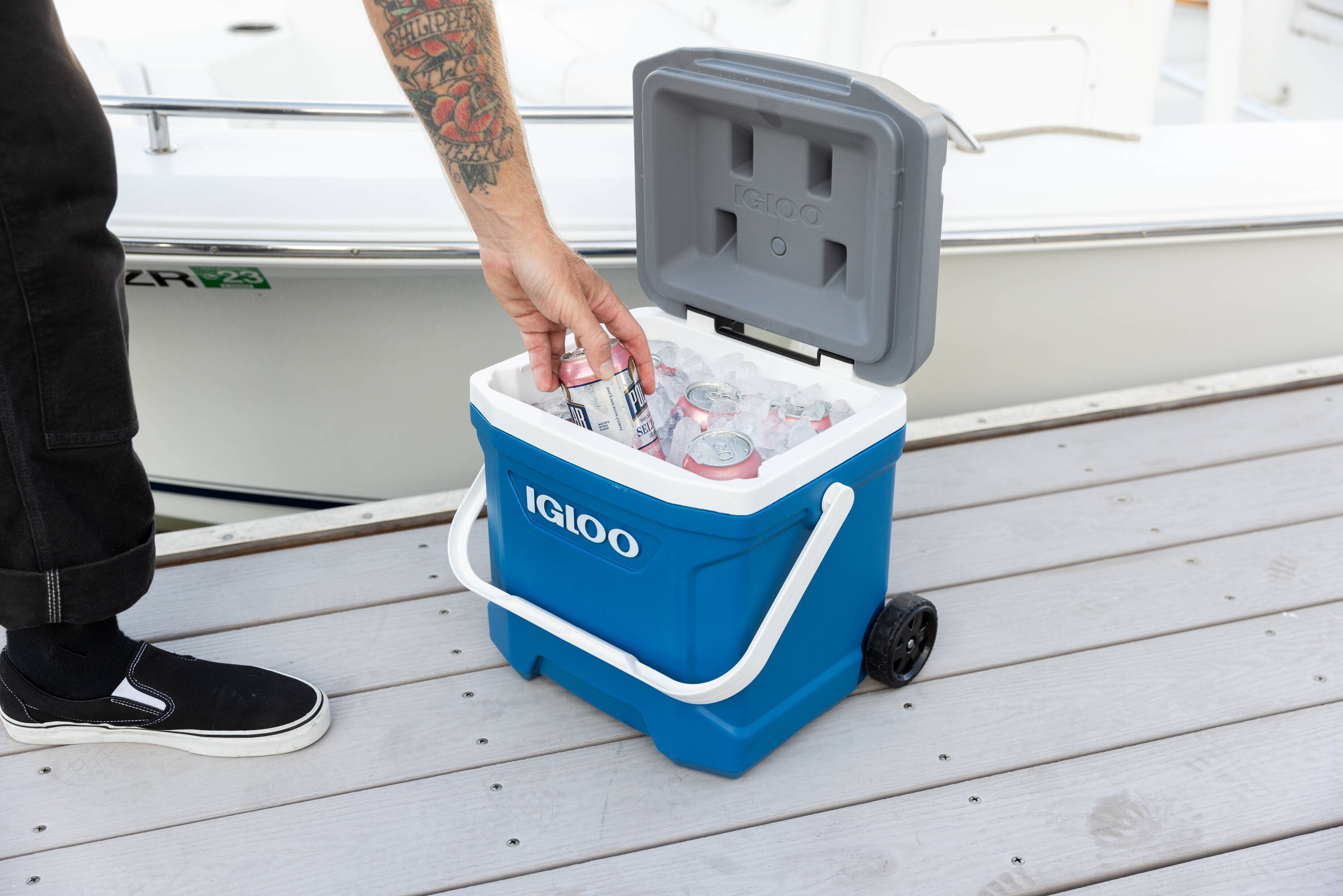 Lowes shops rolling cooler