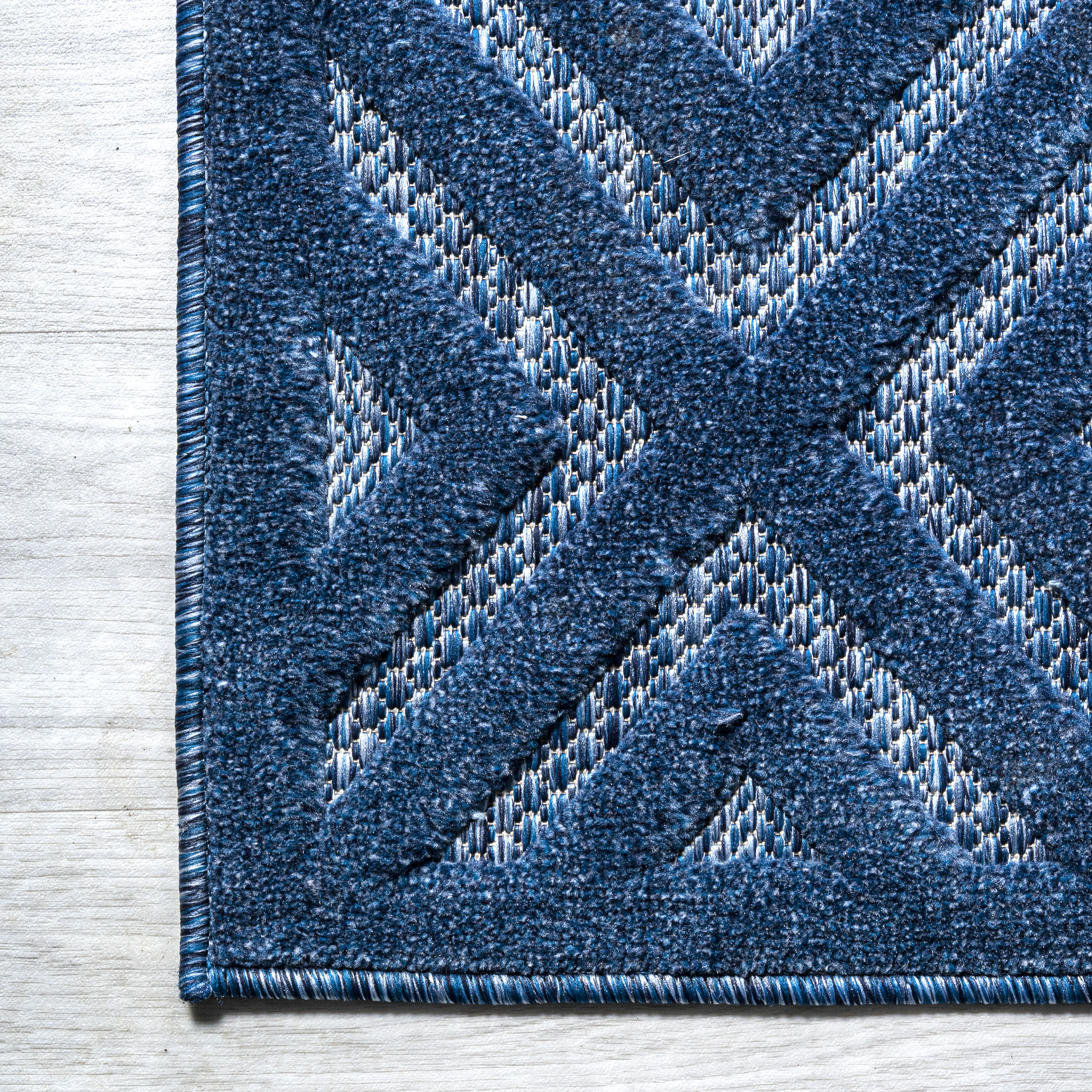 Navy Vintage Geometric 5' Square Synthetic Indoor/Outdoor Rug