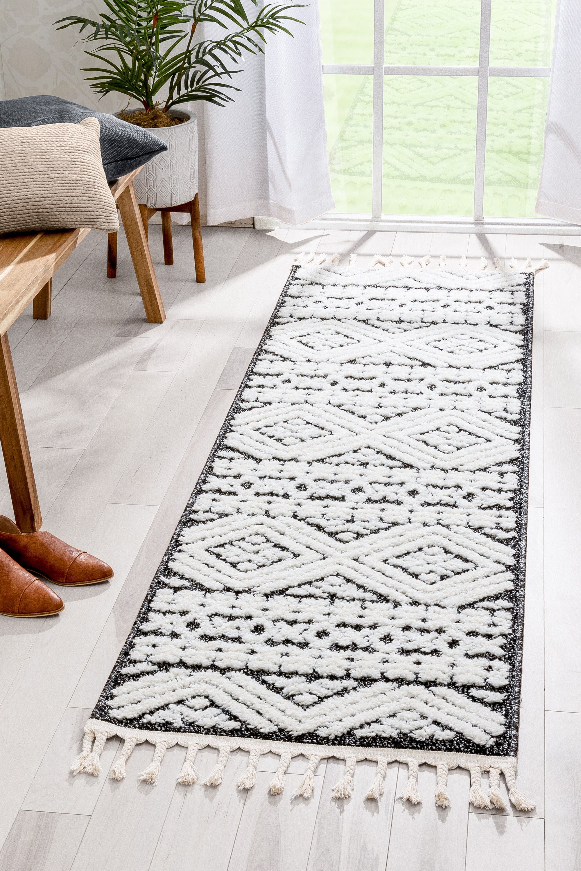 Well Woven SAL-57-2L Salem 2 x 9 (ft) Loomed Polypropylene Dark Grey White Rectangular Indoor Tribal Global Runner rug