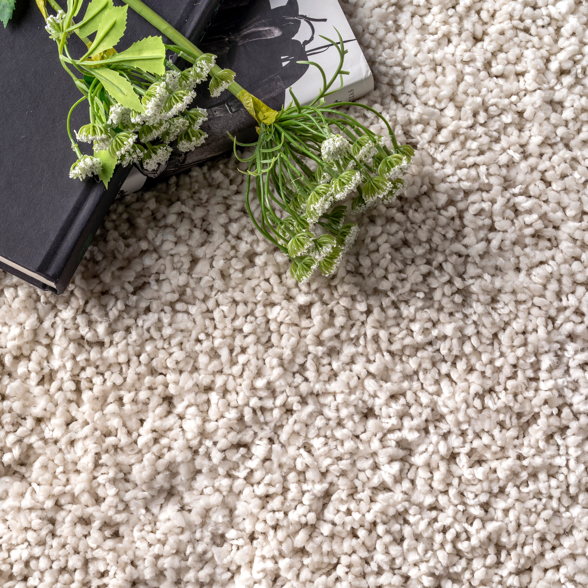 Luxurious Solid White Synthetic Easy-Care Shag Rug, 6'7" x 9'