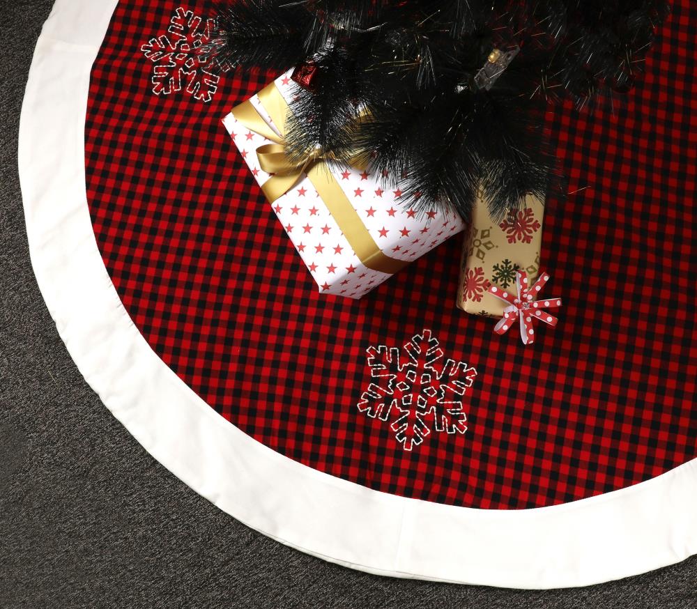 allen + roth 56-in Red Tree Skirt at Lowes.com