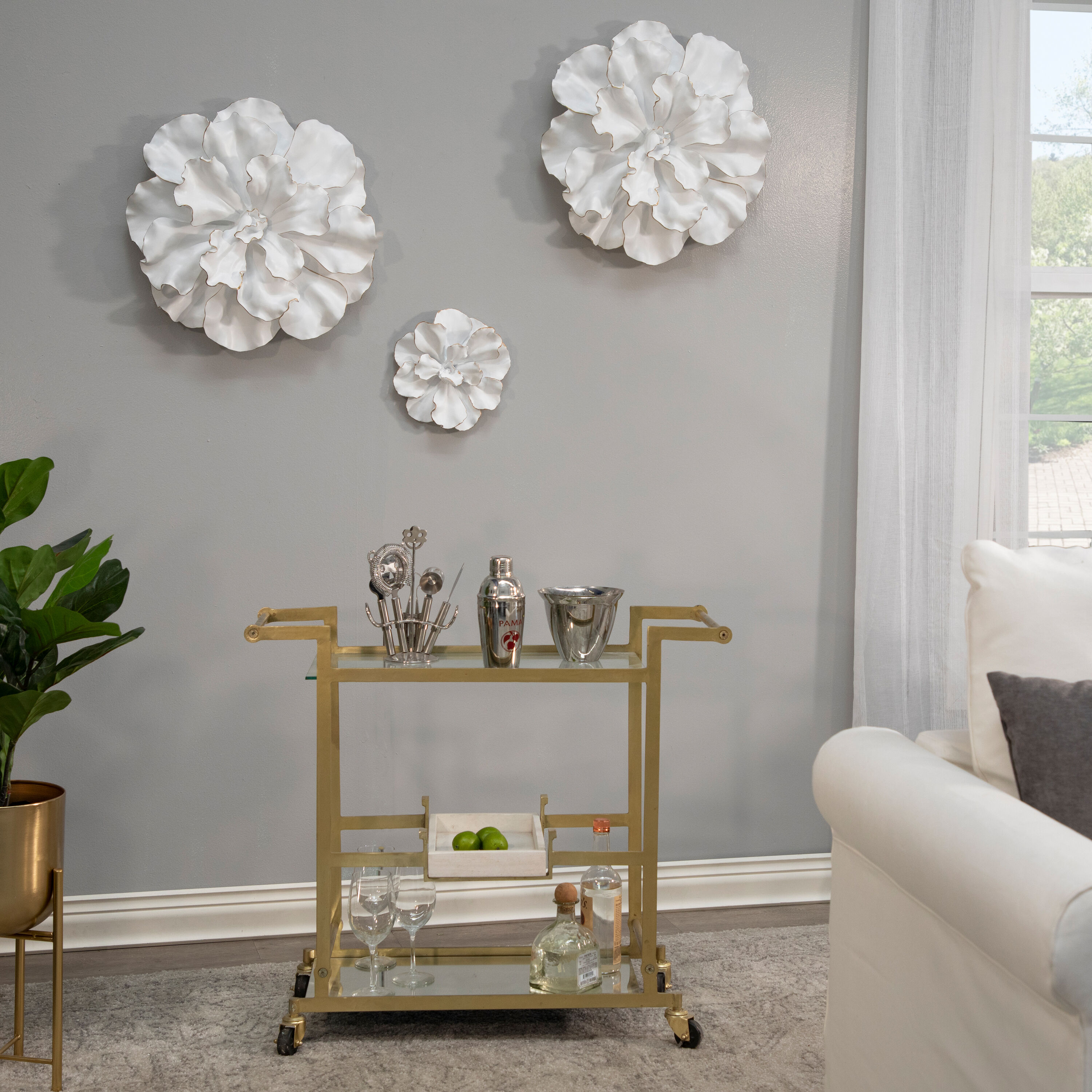 Sagebrook Home 12040-01 10-in W x 2.5-in H Resin Floral and Botanical Floral Wall Accent