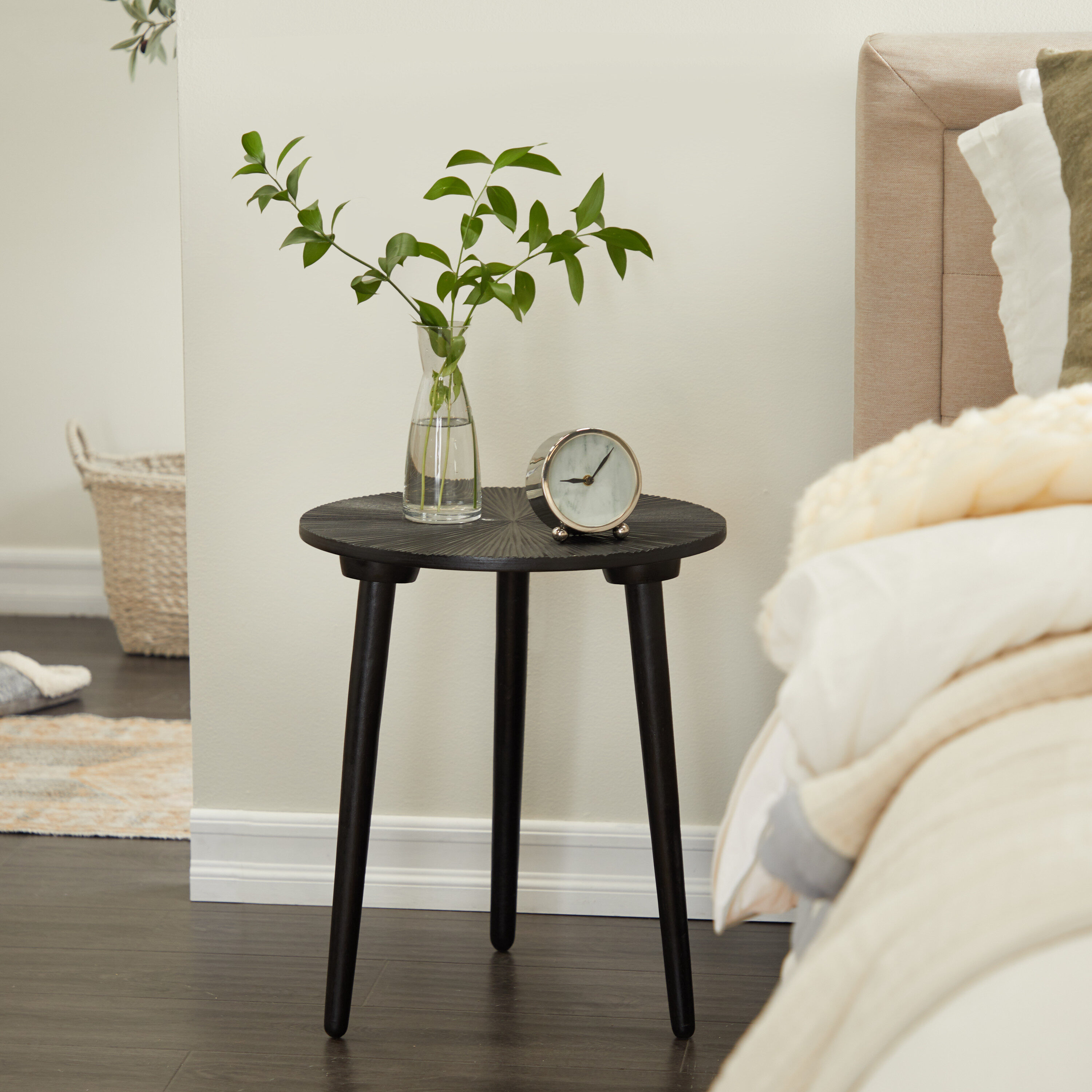 Grayson Lane 53587 17-in W x 21-in H Black Carved Top Wood Round Modern End Table